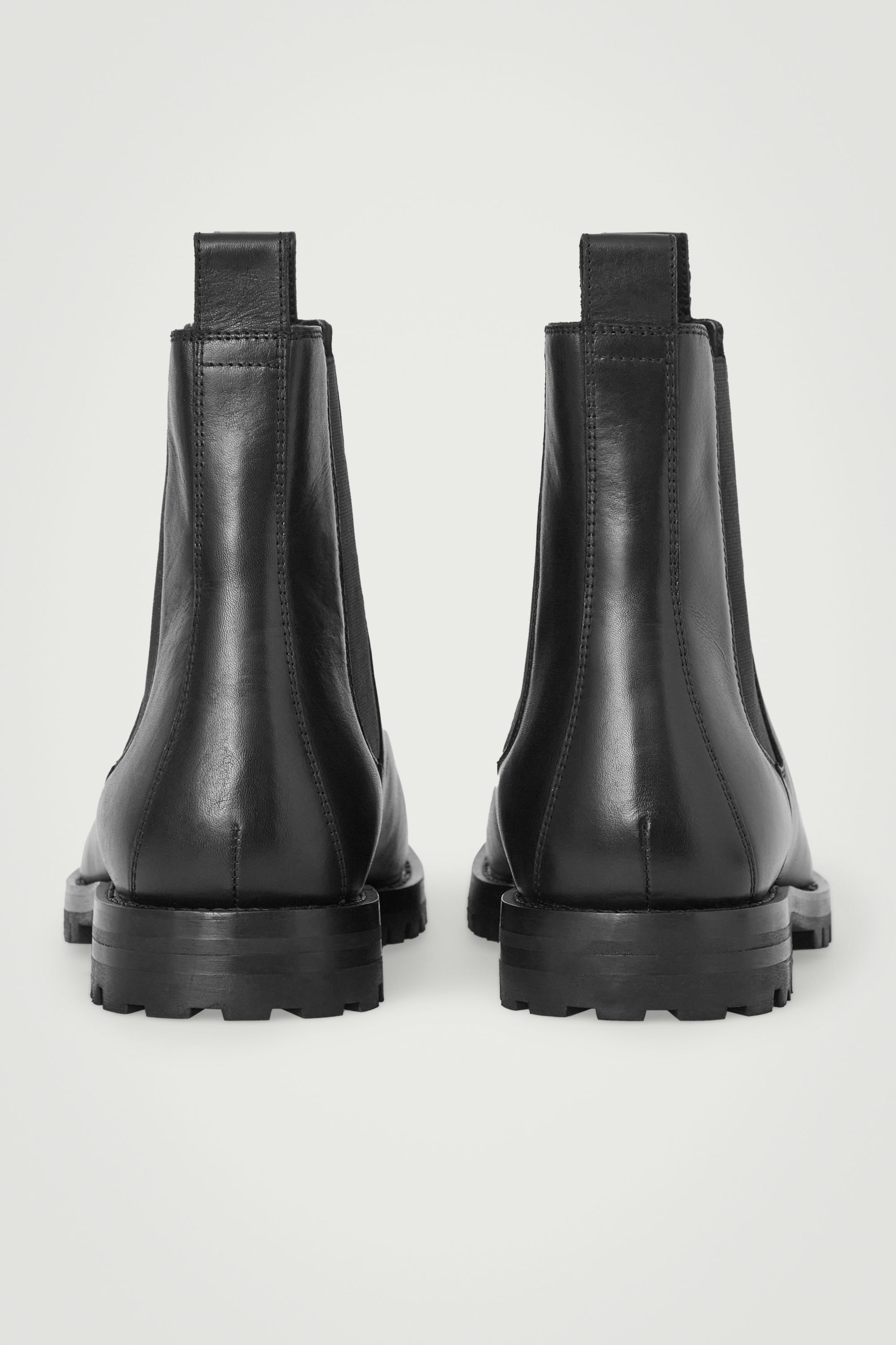 LEATHER CHELSEA BOOTS