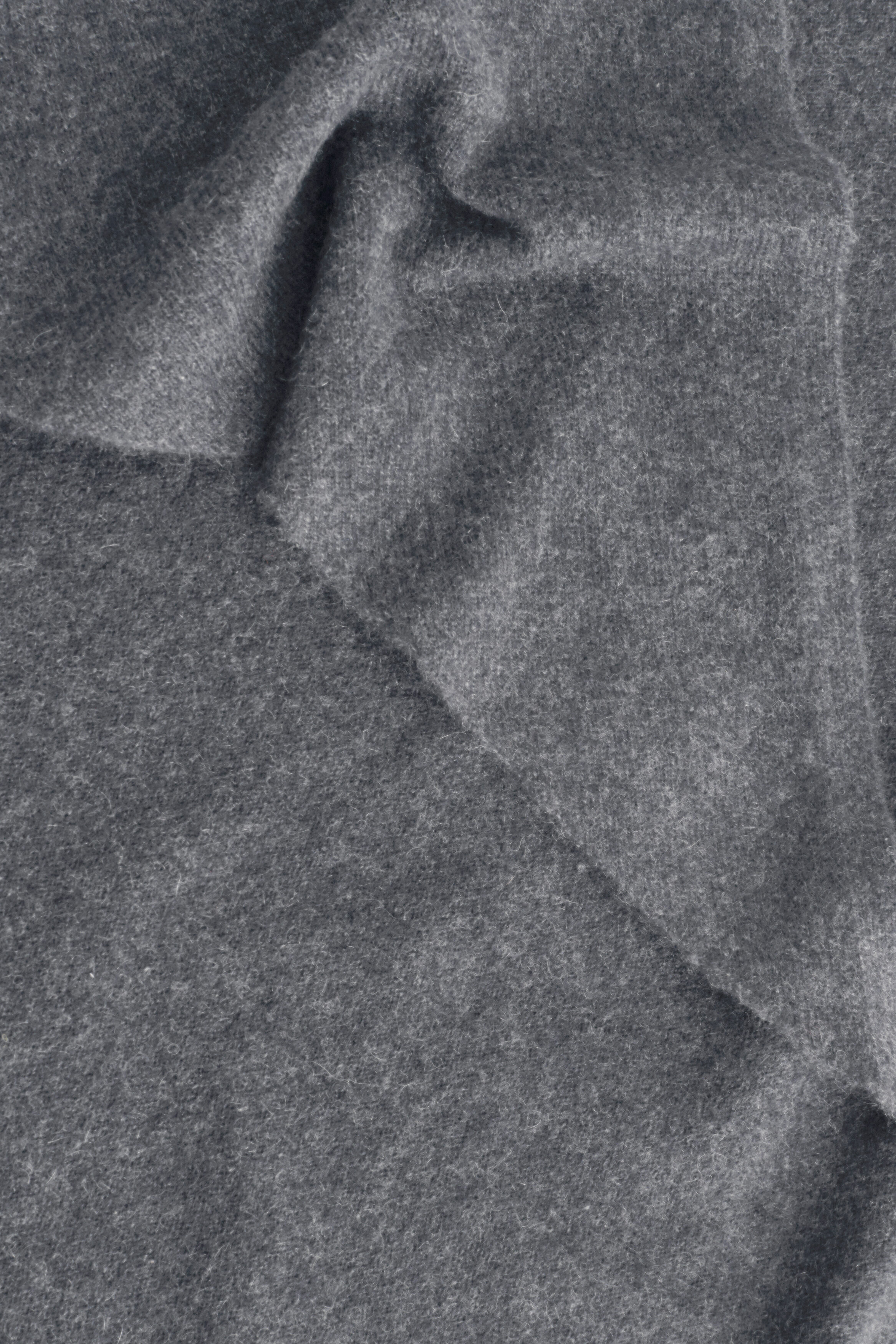 CASHMERE TRIANGLE SCARF - thumbnail 5