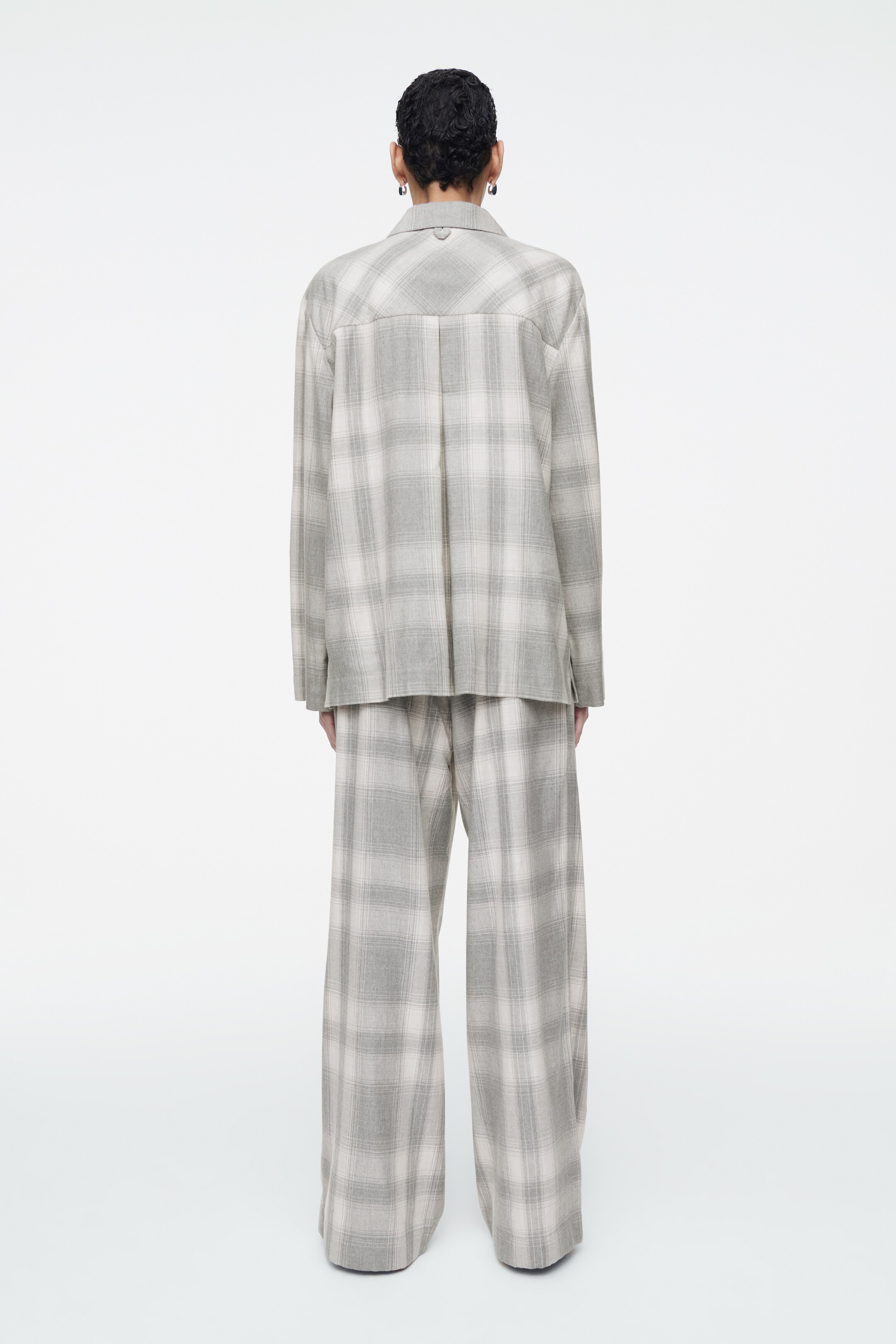 Ingrandisci l'immagine: CHECKED FLANNEL PYJAMA SHIRT - GREY / CHECKED - DONNA | H&M CH 5