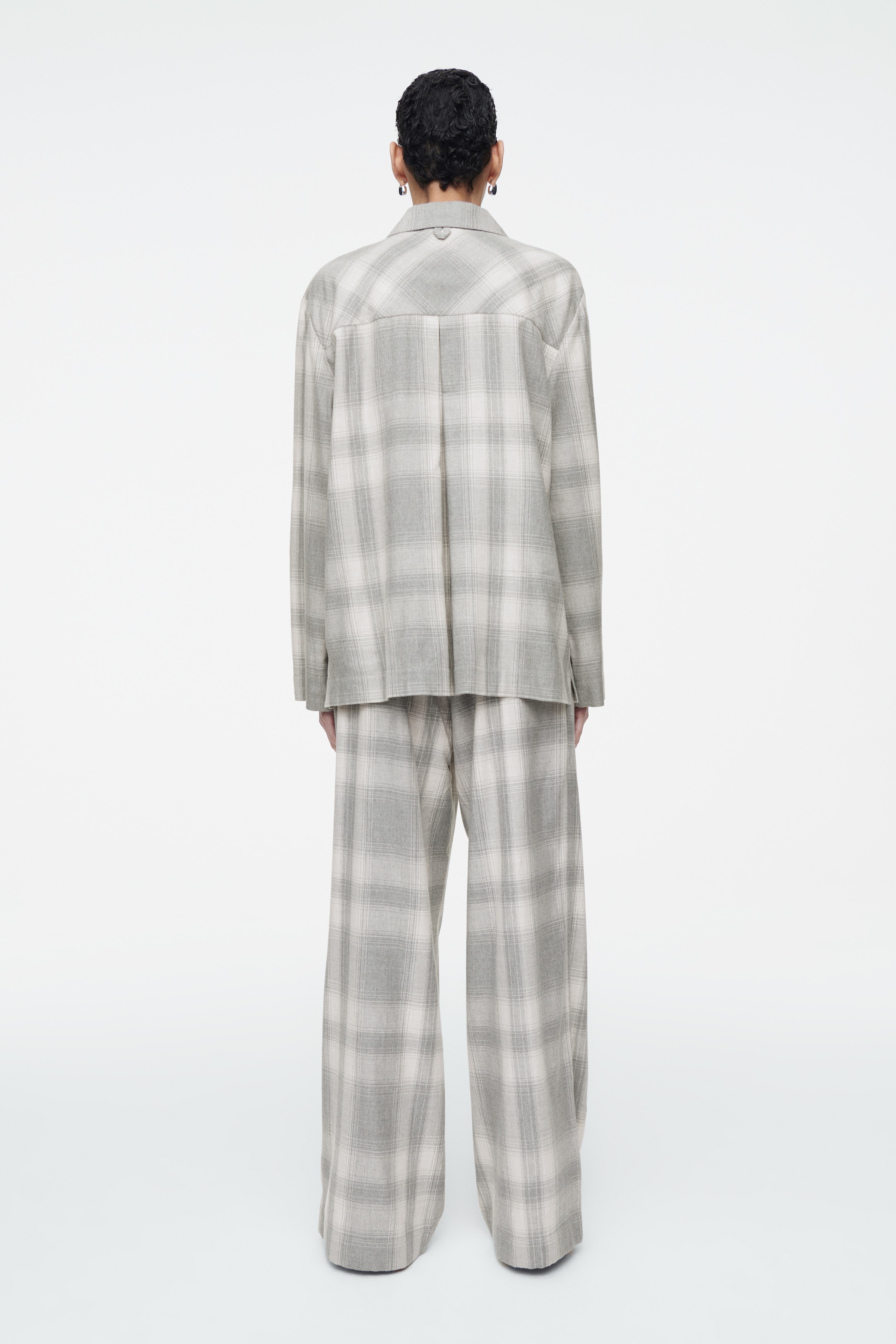 View larger image: CHECKED FLANNEL PYJAMA SHIRT - GREY / CHECKED - Ladies | H&M GB 4