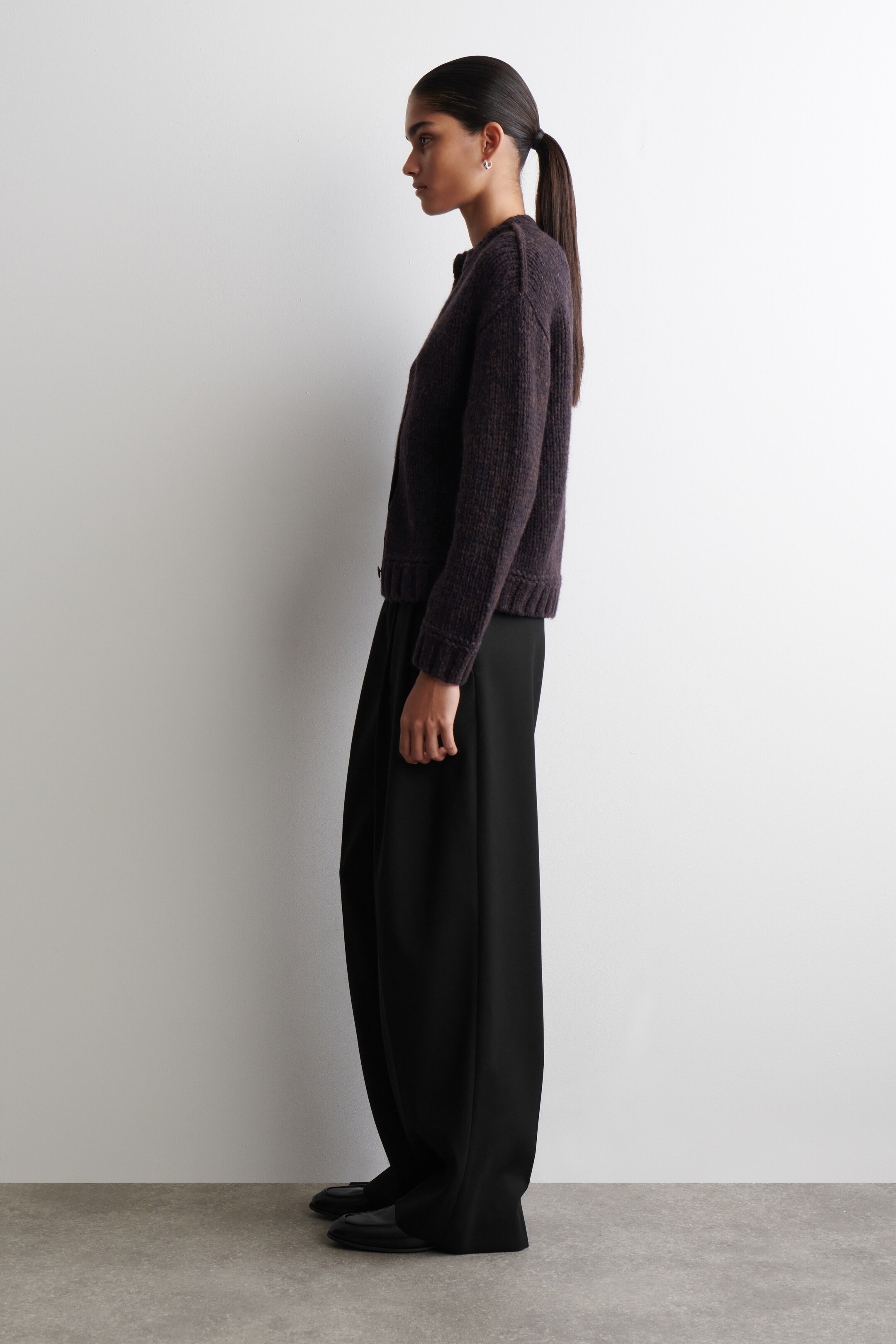 Vezi imaginea mai mare: CARDIGAN DIN LÂNĂ-ALPACĂ CU TEXTURĂ ÎN PUNCTE - BROWN / NAVY - FEMEI | H&M RO 3