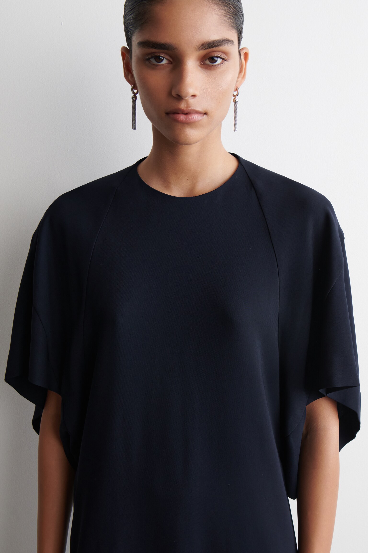 SKULPTURALES MIDIKLEID MIT DRAPIERUNG - NAVYBLAU - 5