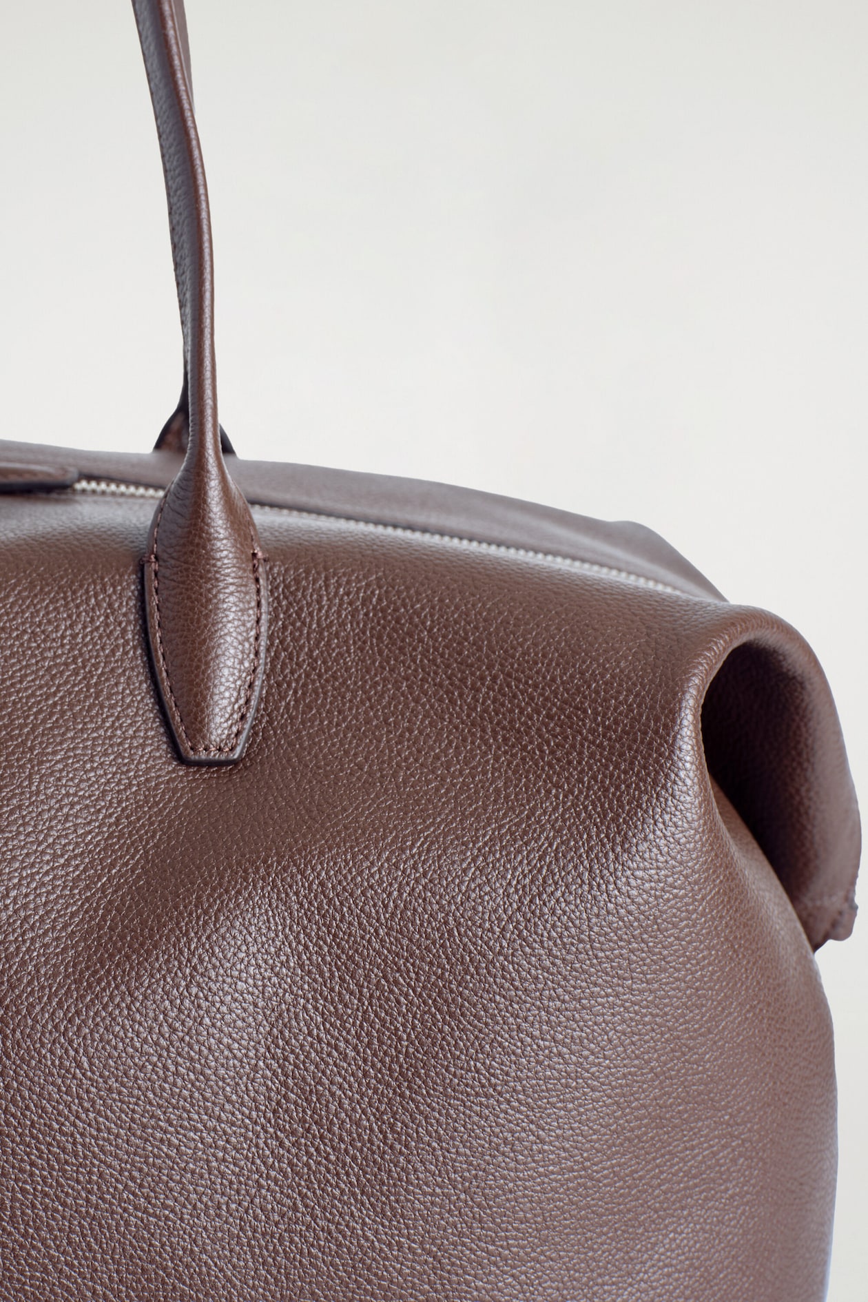 MONTMARTRE BOWLING BAG - LEATHER — BROWN