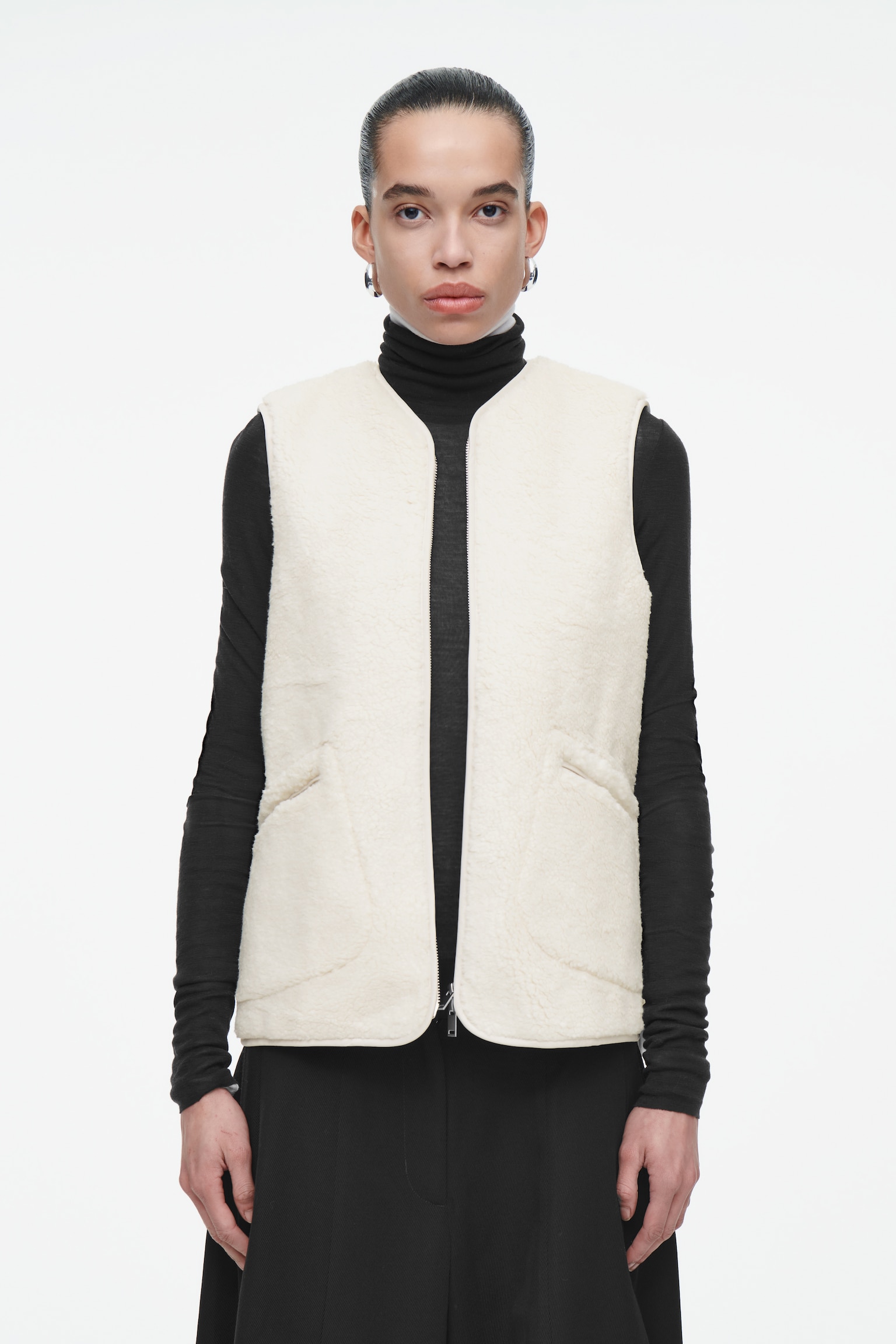 OVERSIZED FAUX SHEARLING GILET - IVORY/NAVY