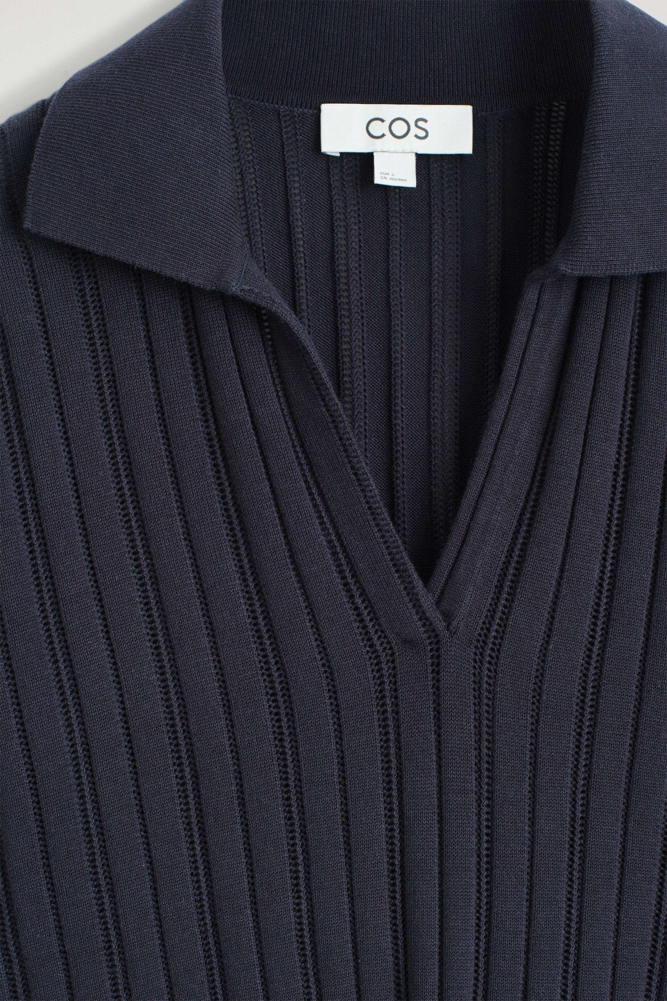Ver imagen más grande: CAMISA DE ALGODÓN EN PUNTO POINTELLE - AZUL MARINO - MUJER | H&M ES 7