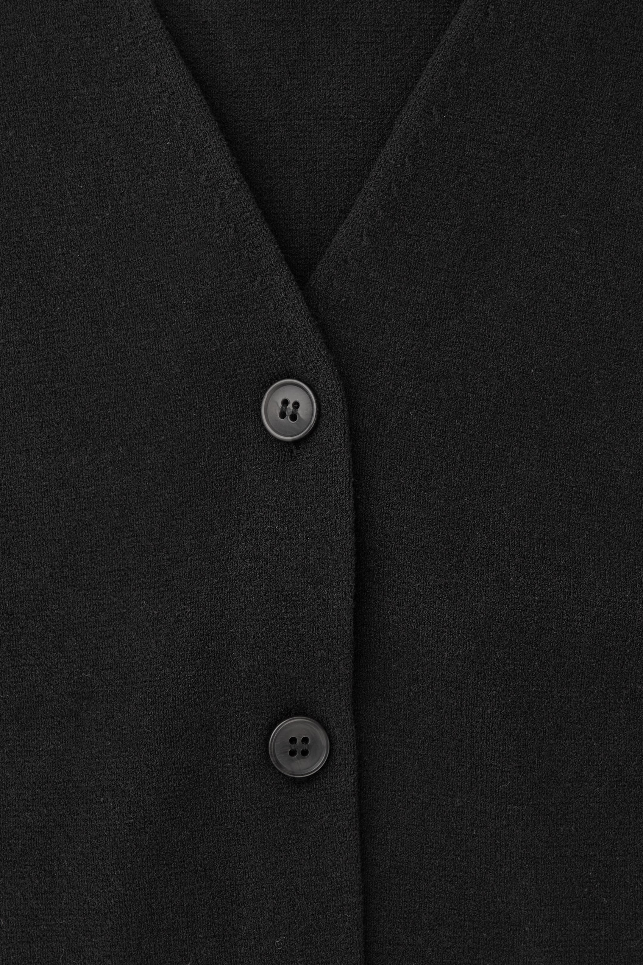 StillMedia/DescriptiveDetail