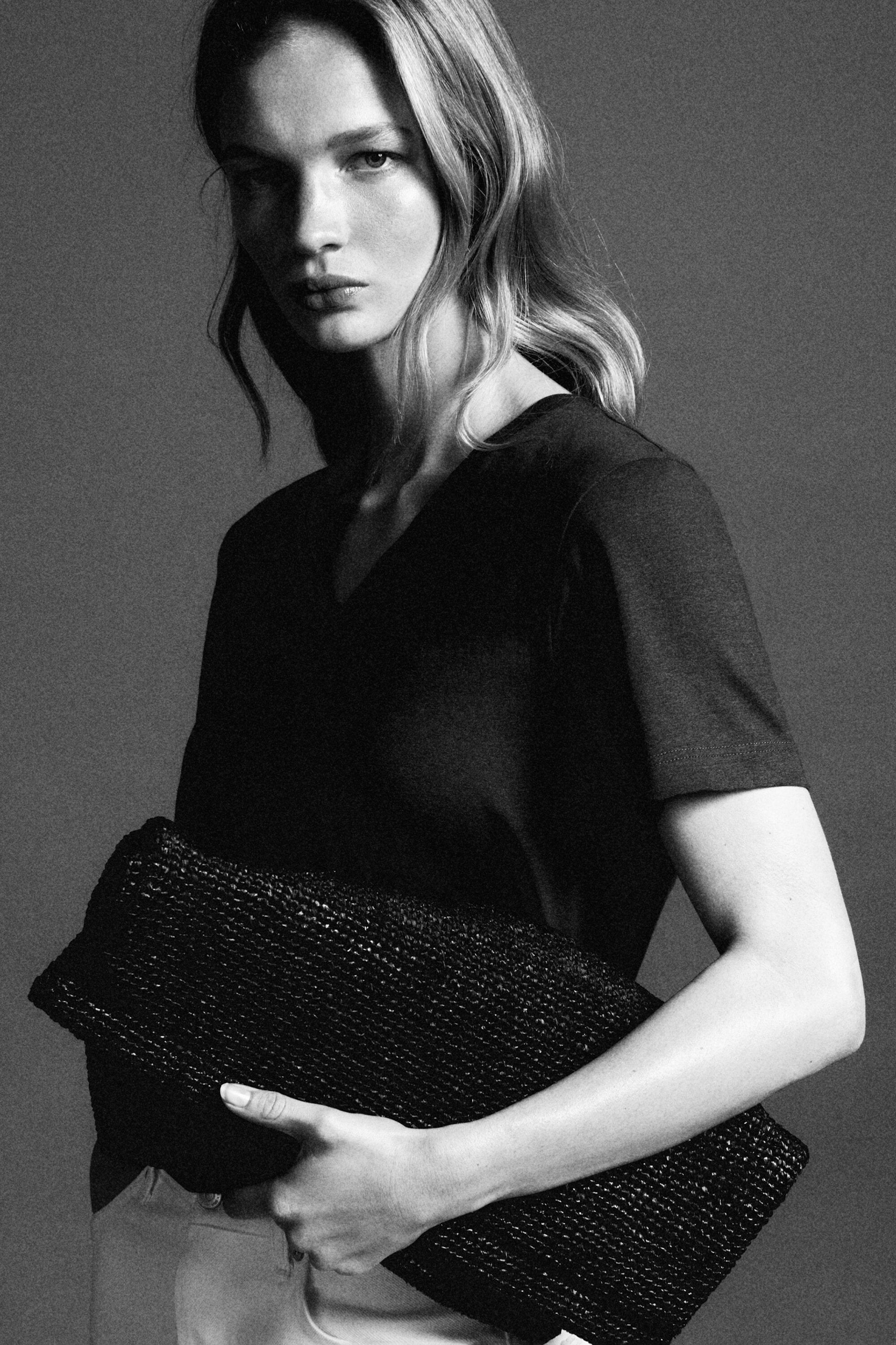 T-SHIRT IN COTONE CON SCOLLO A V