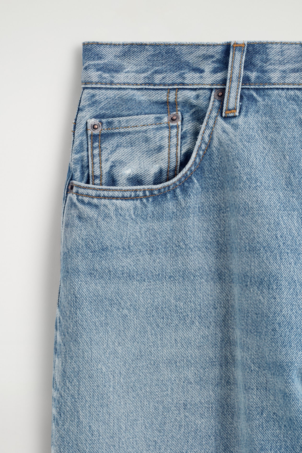 UMBRA TAPERED JEANS — BLUE