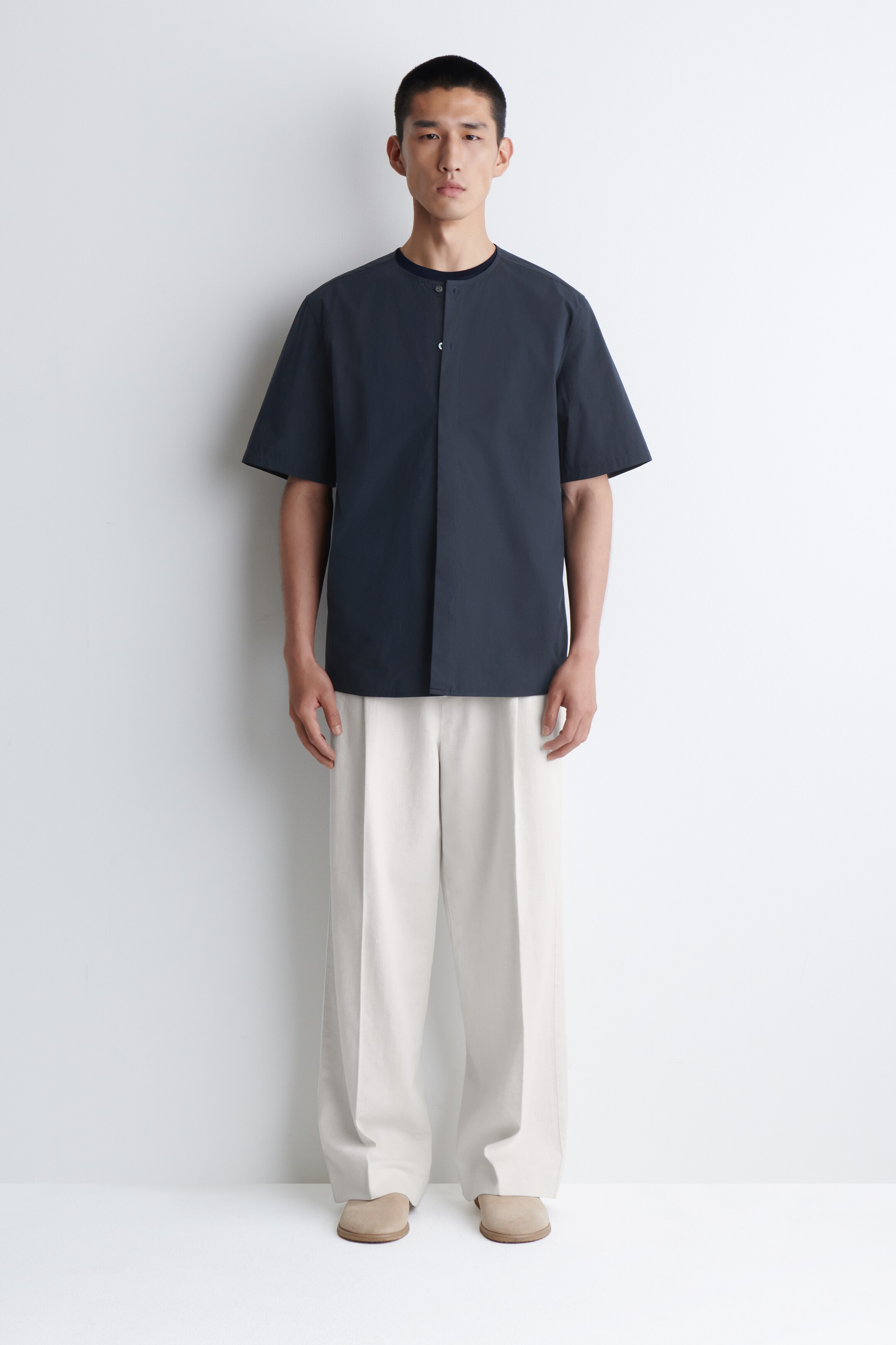 Agrandir l'image: CHEMISE SANS COL EN COTON PIMA - BLEU MARINE - HOMME | H&M BE 2