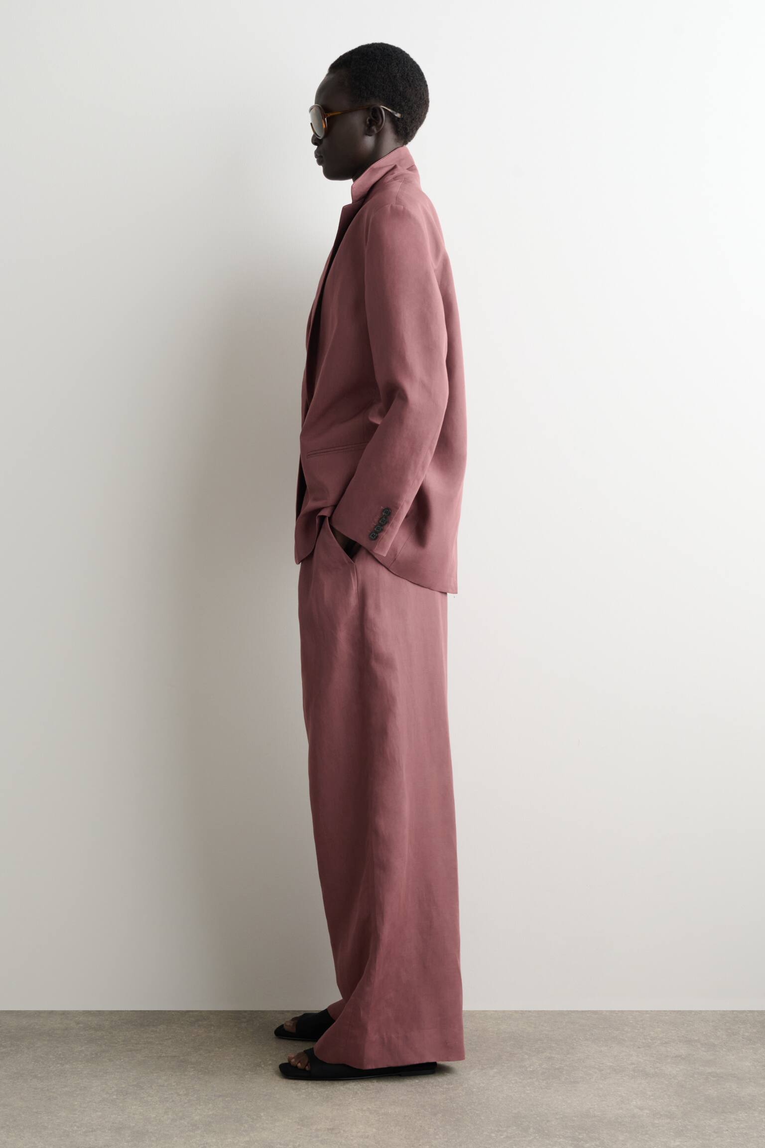 EINREIHIGER BLAZER AUS LEINEN-MIX-BRAUN - 8