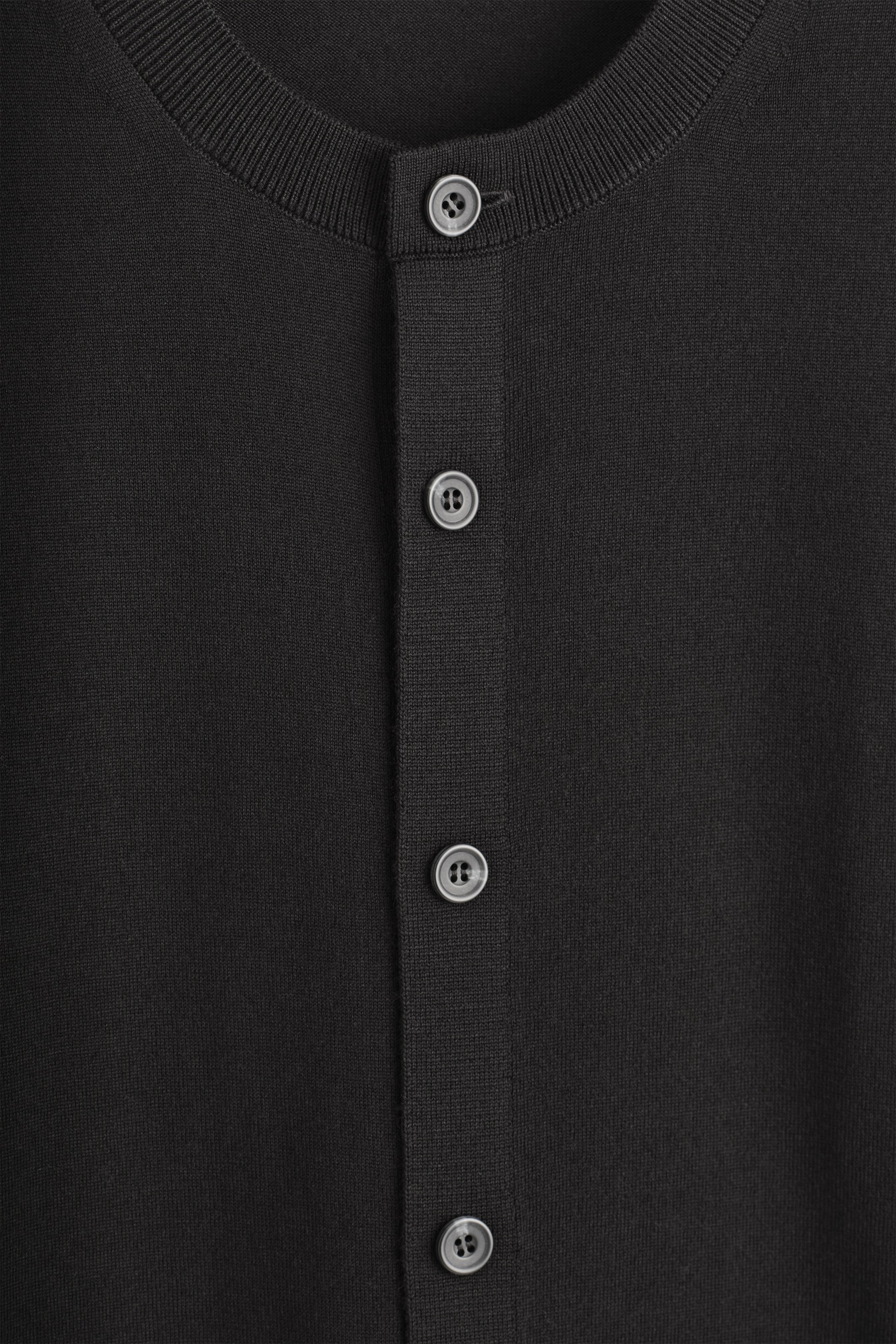 Visualizza immagine più grande: CARDIGAN GIROCOLLO IN LANA MERINO - NERO - UOMO | H&M IT 7