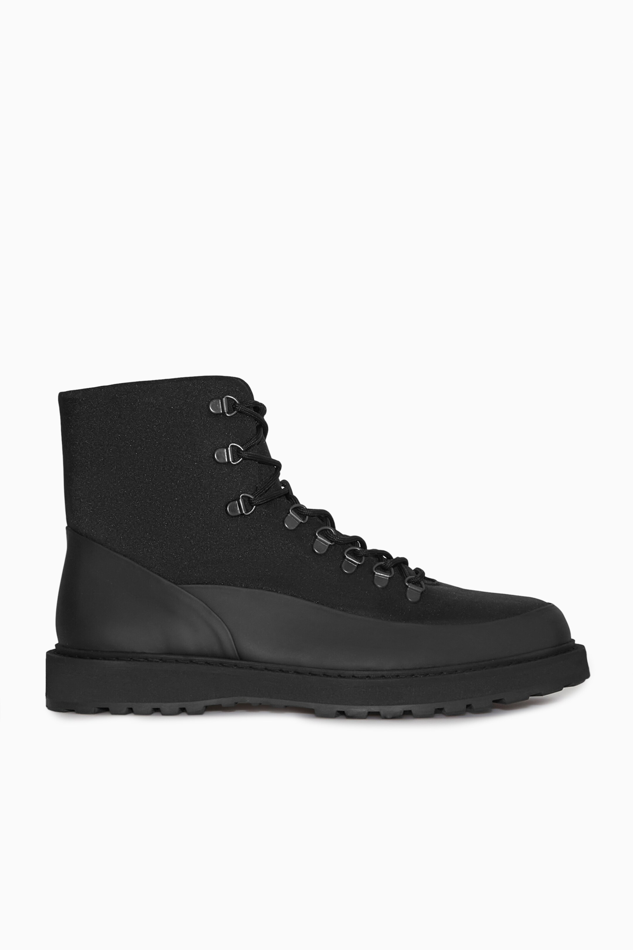 Näytä suurempi kuva: LEATHER-TRIMMED HIKING BOOTS - BLACK - MIEHET | H&M FI 1