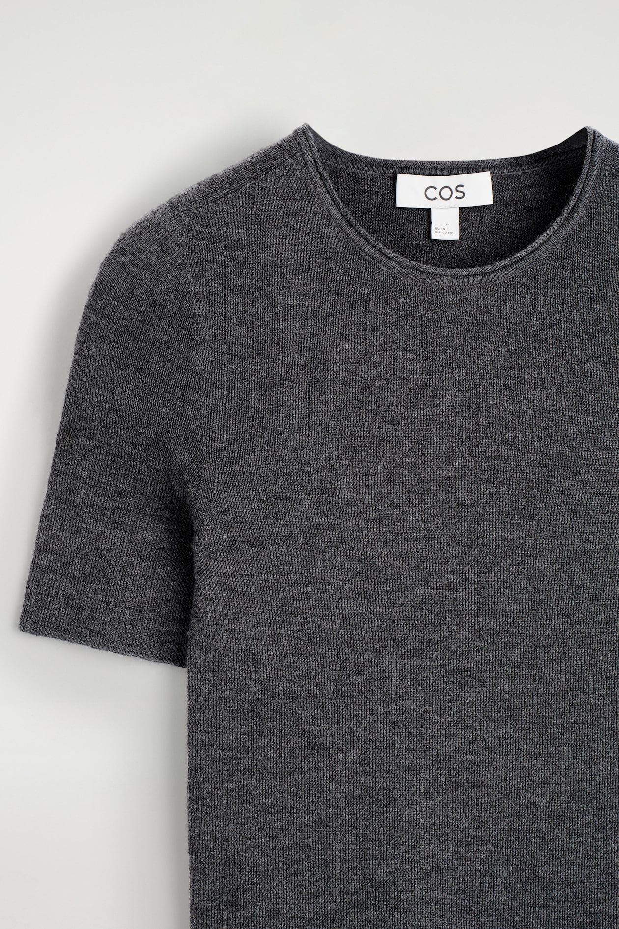 SEAMLESS MERINO WOOL T-SHIRT — CHARCOAL MÉLANGE