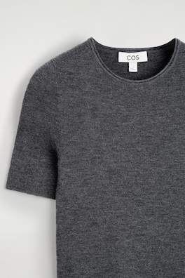 SEAMLESS MERINO WOOL T-SHIRT — CHARCOAL MÉLANGE 7