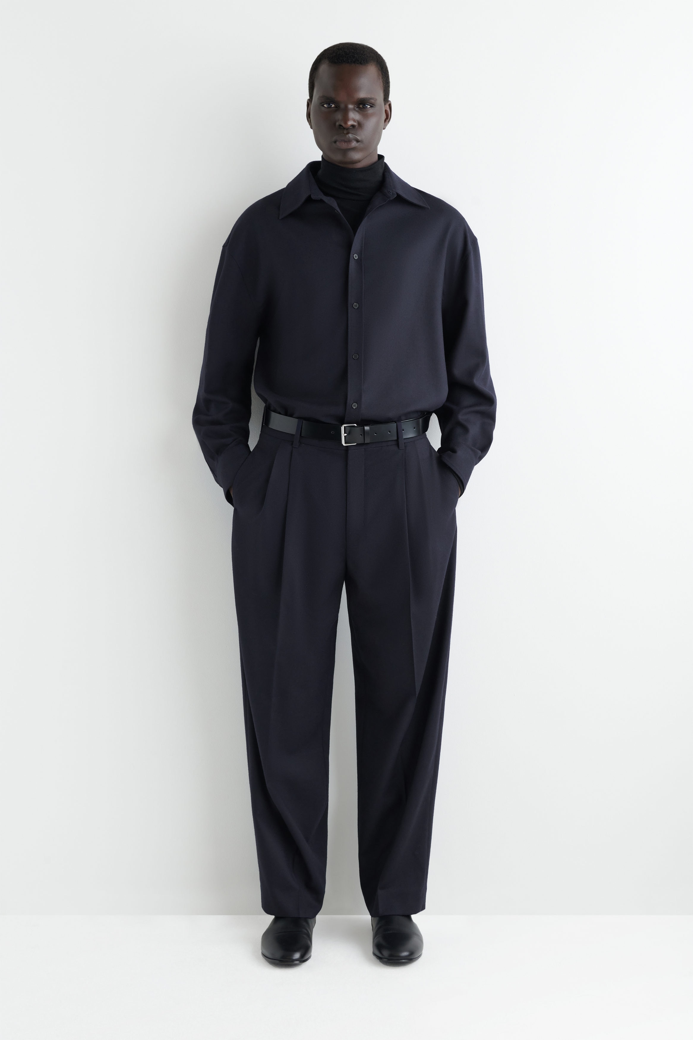 phlannel wool silk cotton セットアップ WOOL-FLANNEL PANTS - MIDNIGHT | COS