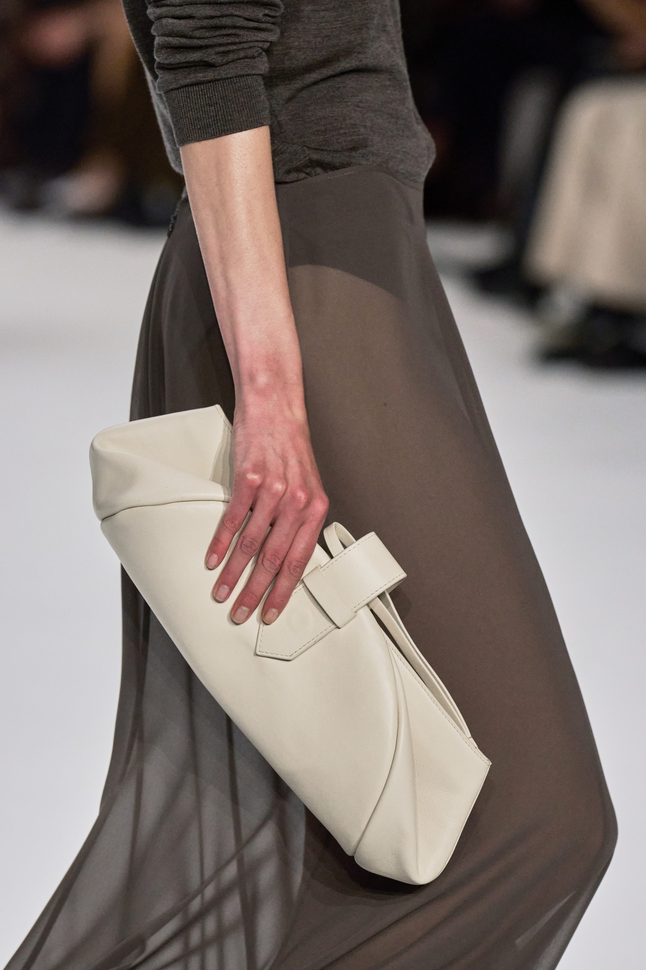 POCHETTE CEINTURÉE - CUIR