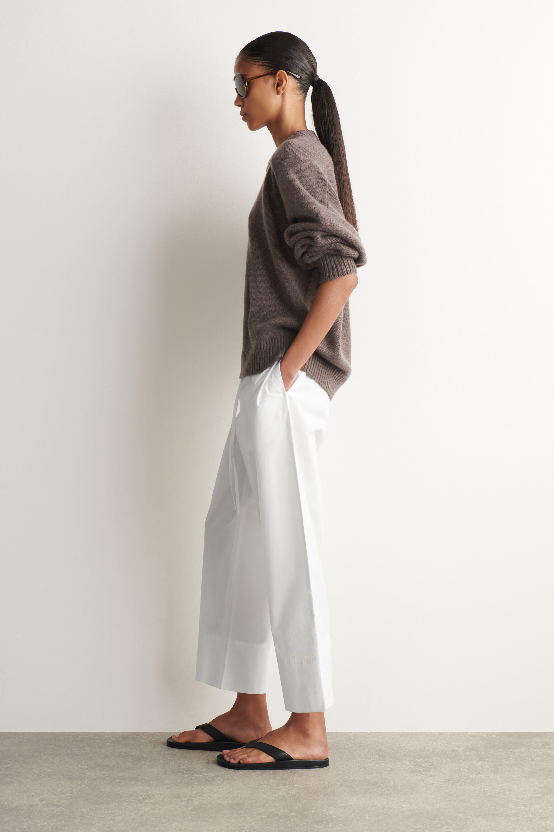 ROUNDED CASHMERE CREW-NECK JUMPER - thumbnail 3