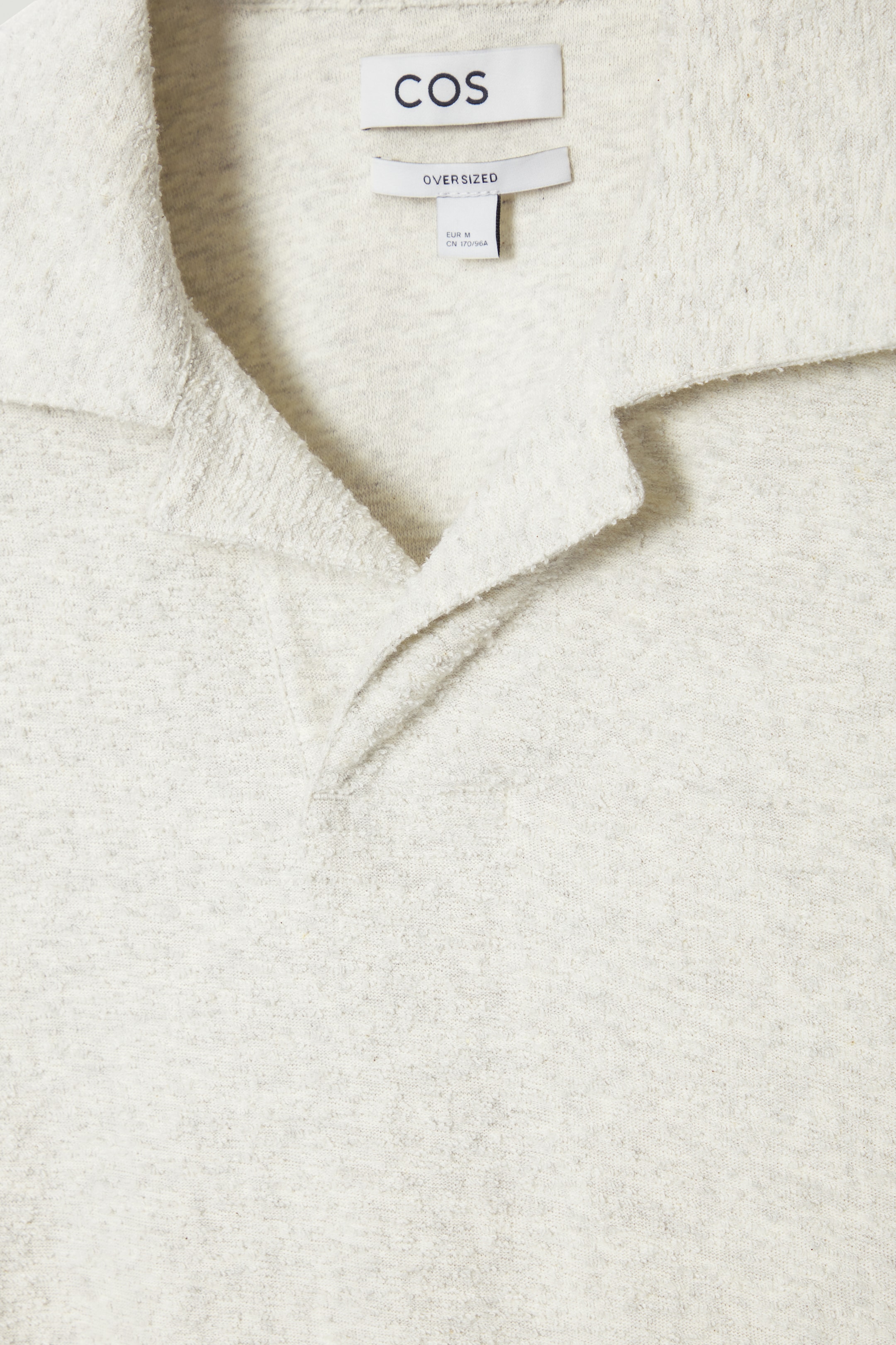 Grösseres Bild ansehen: OVERSIZED-POLOSHIRT AUS BOUCLÉ-STRICK - Hellgrau - HERREN | H&M CH 2