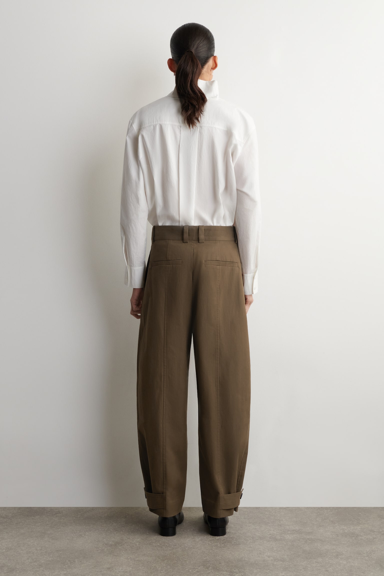 BARREL-LEG COTTON UTILITY TROUSERS - BROWN/LIGHT BEIGE - 4