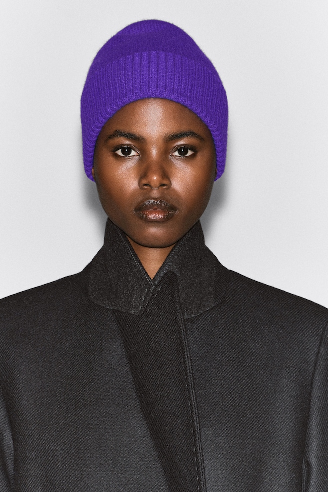 PURE CASHMERE BEANIE — PURPLE