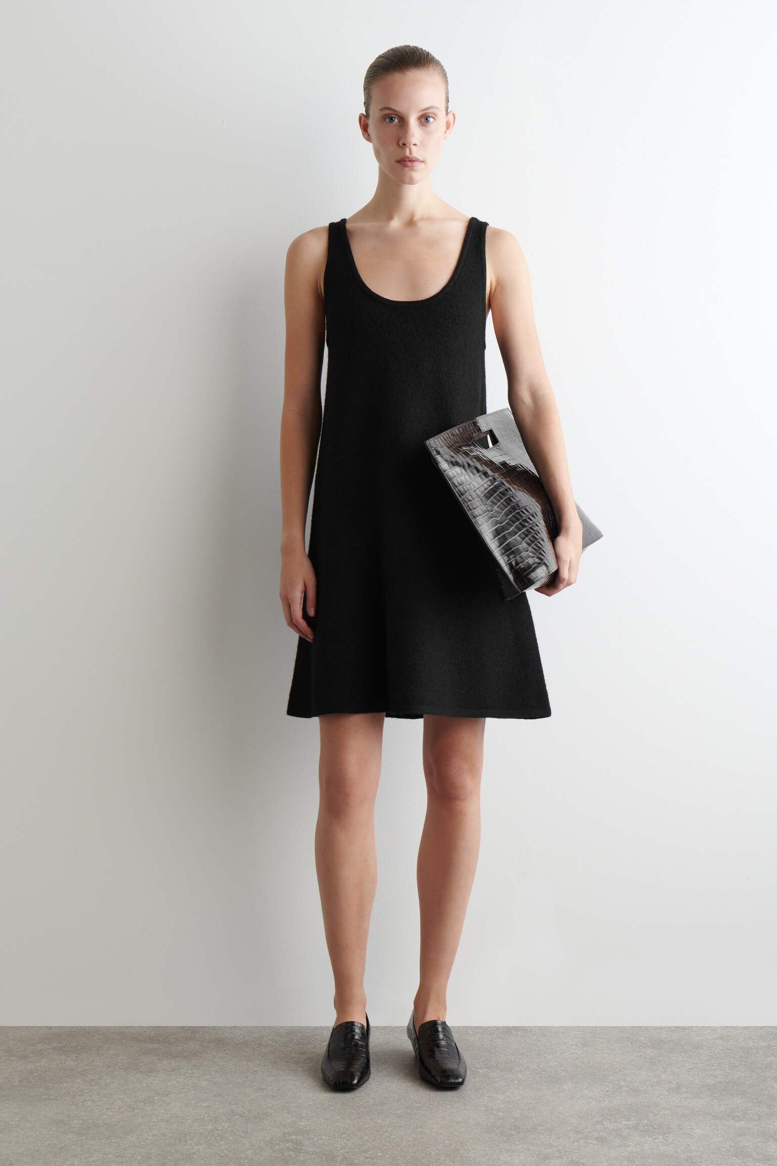 ROBE COURTE ÉVASÉE EN LAINE BOUILLIE - NOIR