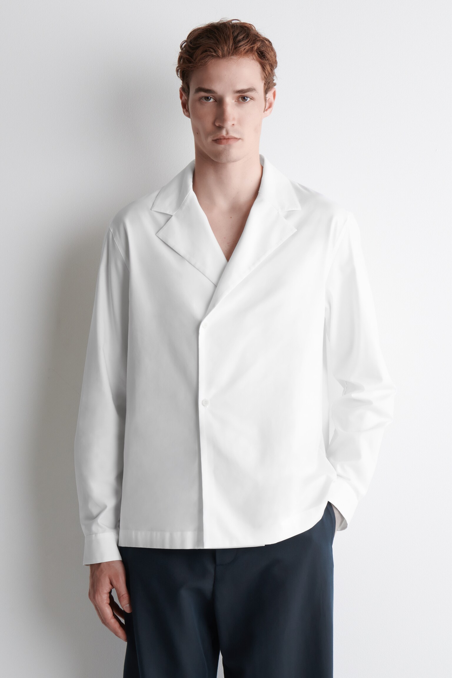 CAMISA CON BOTONADURA CRUZADA - BLANCO