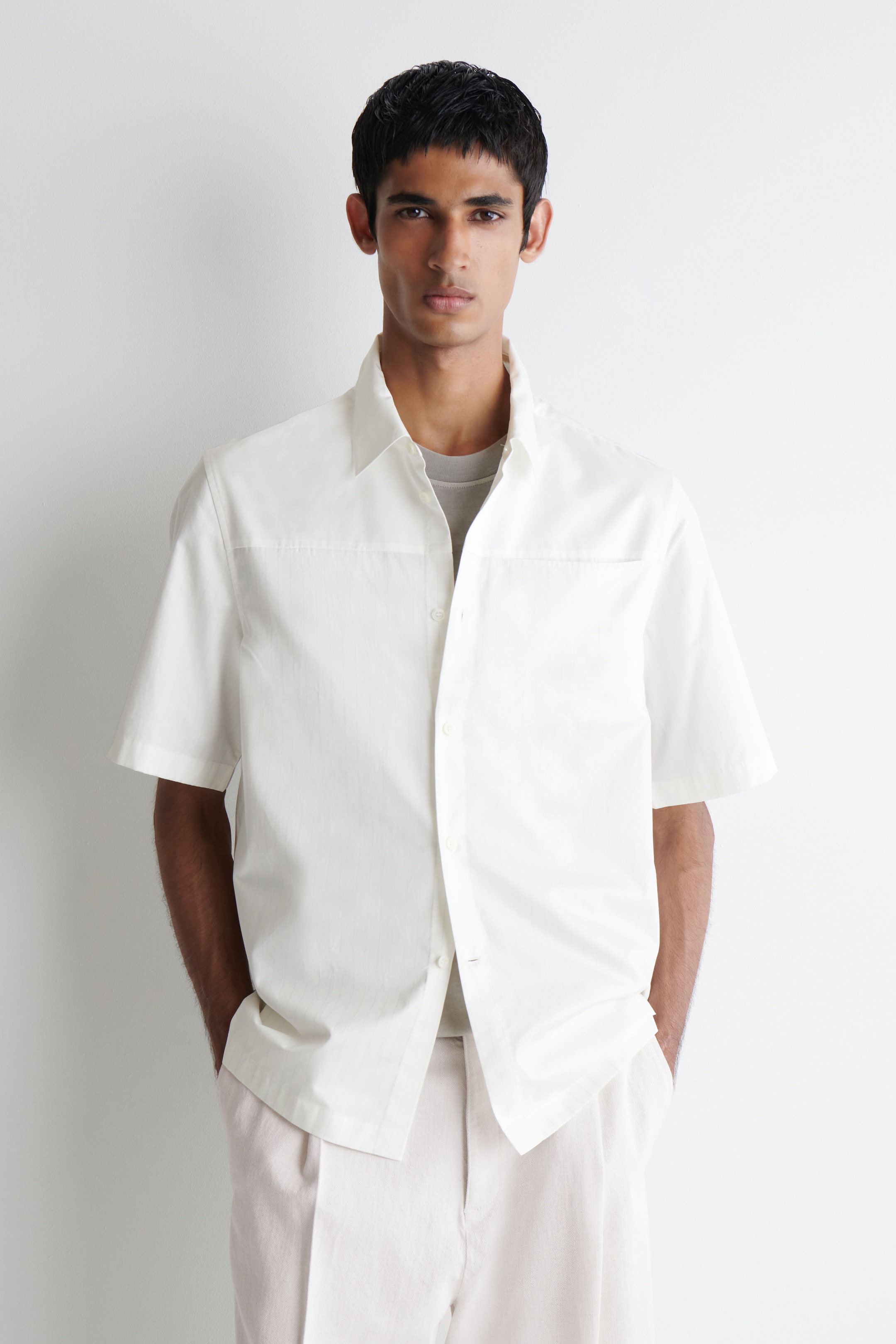 Visualizza immagine più grande: CAMICIA CON PANNELLO GESSATO - BIANCO / GESSATO - UOMO | H&M IT 1