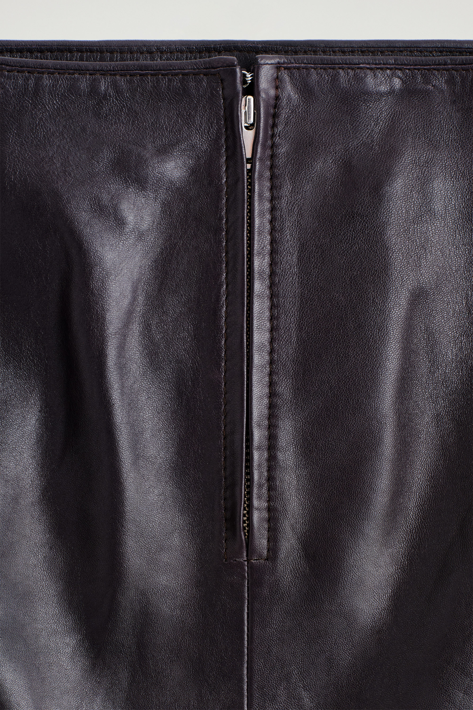LEATHER PENCIL SKIRT - thumbnail 2