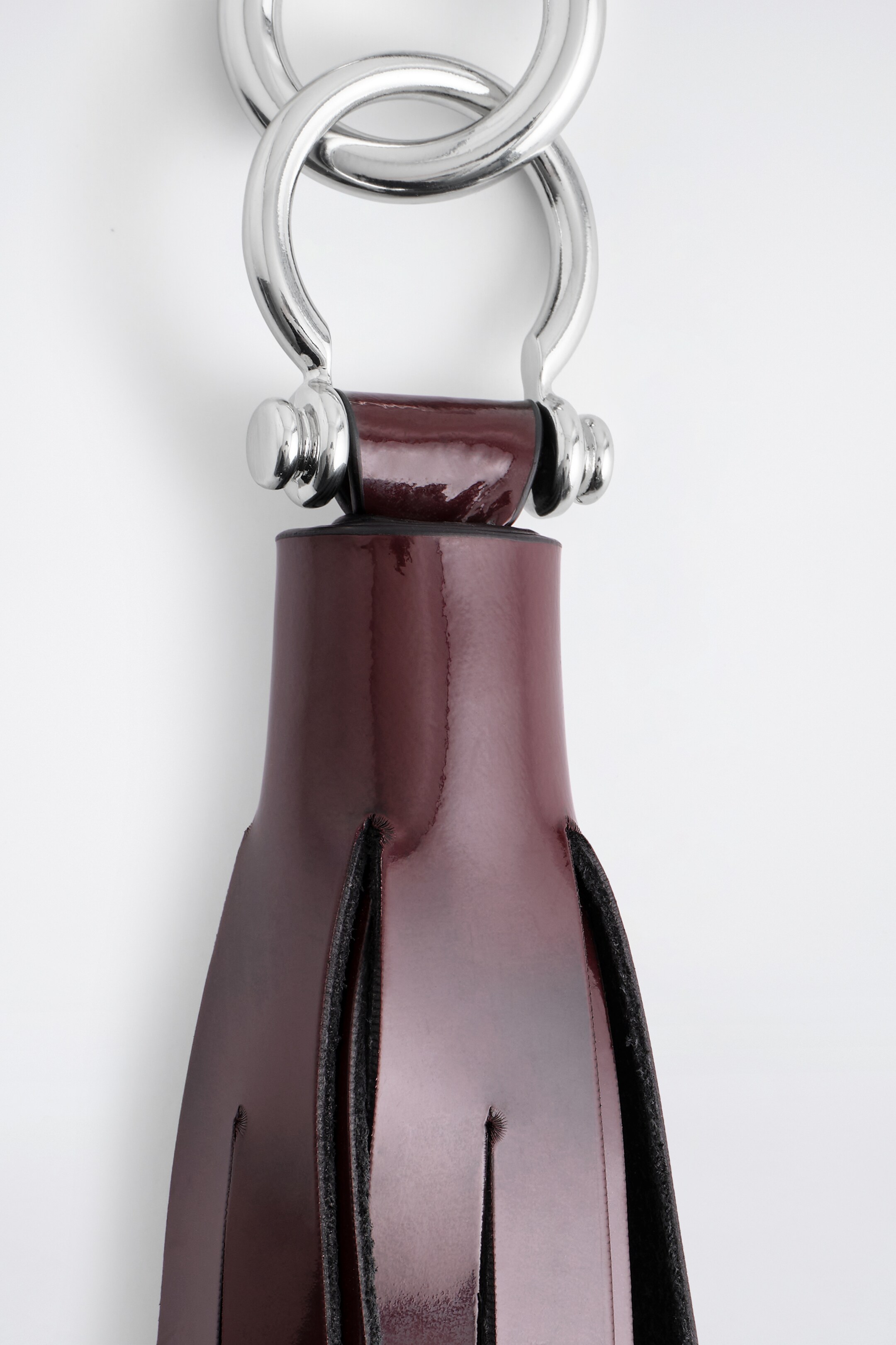 Ingrandisci l'immagine: TASSELLED LEATHER KEYRING - BORDEAUX - UOMO | H&M CH 5