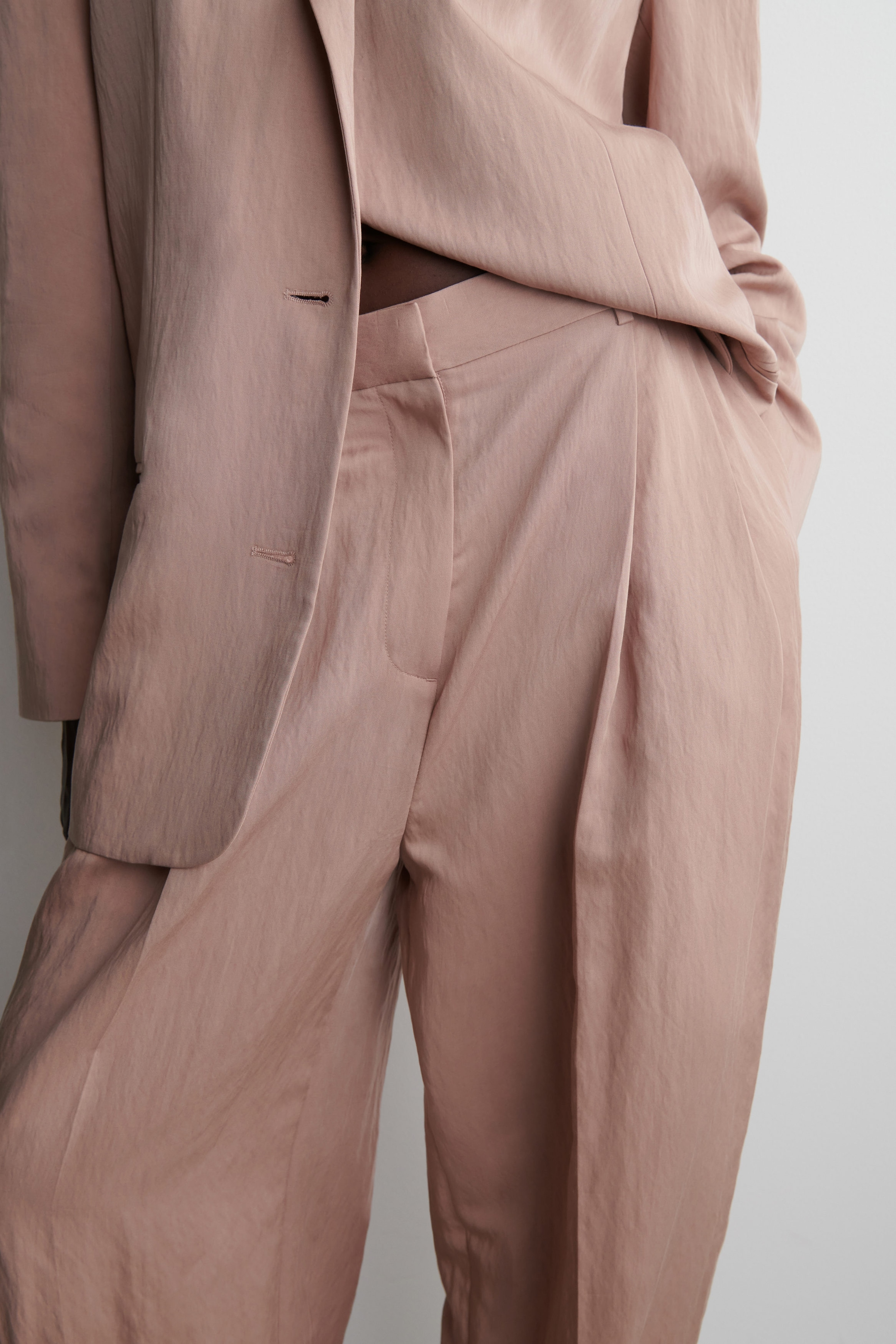 RELAXED FLUID WIDE-LEG TROUSERS