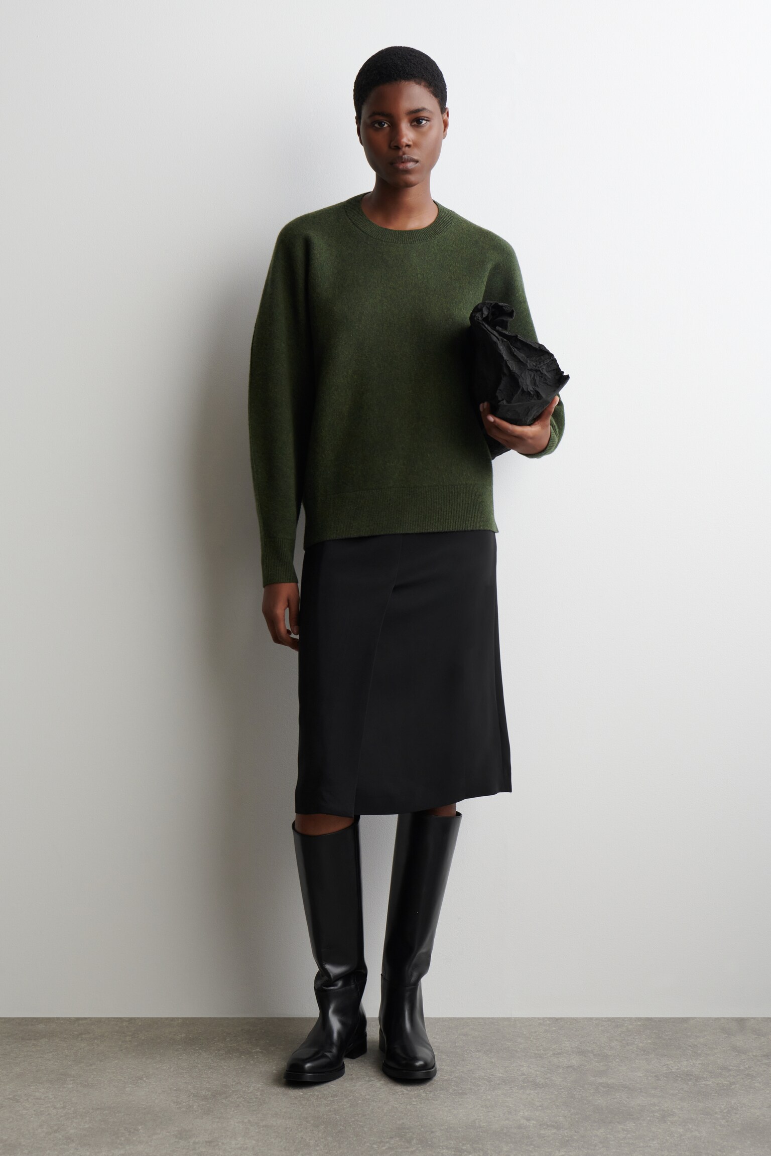 OVÁLNÝ DVOJITĚ PŘELOŽENÝ VLNĚNÝ SVETR - DARK GREEN/GREY MÉLANGE - 3