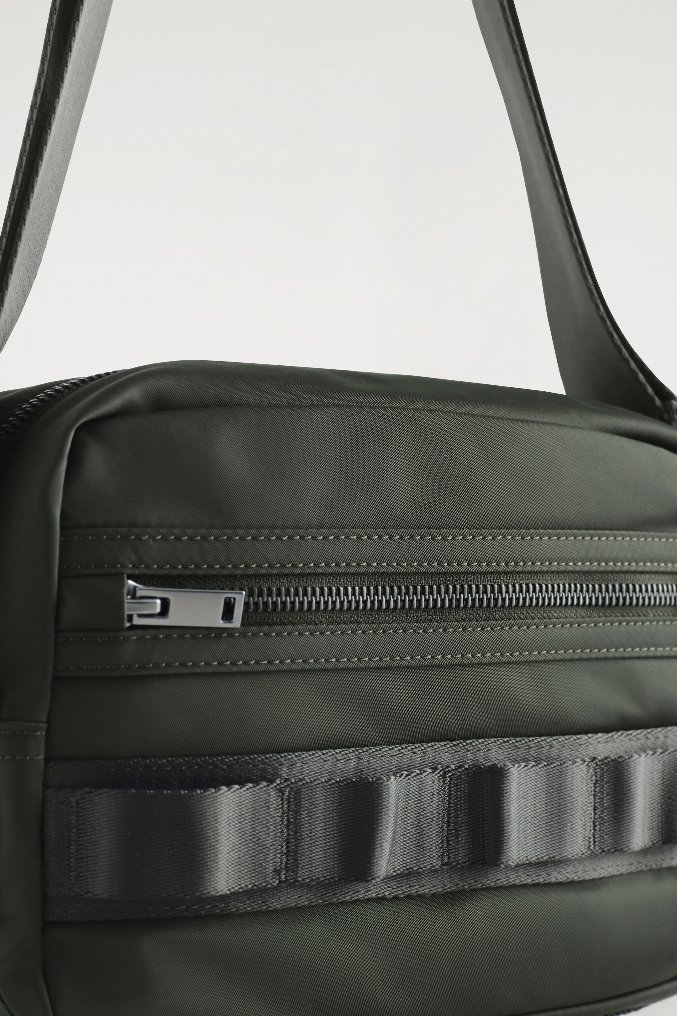 Grotere afbeelding bekijken: TRANSIT CROSSBODY TAS - NYLON - KHAKI - HEREN | H&M NL 5