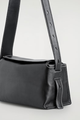 PLINTH CROSSBODY BAG - LEATHER — BLACK 3