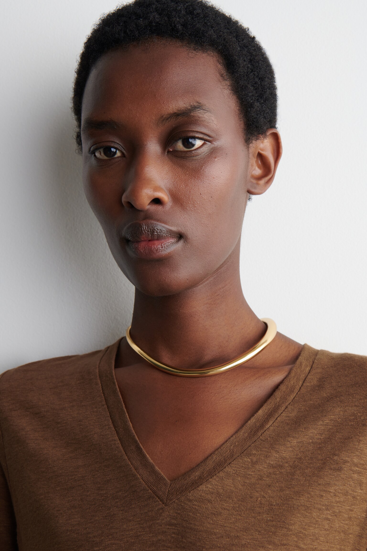 CAMISETA DE LINO CON CUELLO DE PICO - MARRÓN/NEGRO/VERDE CLARO/BLANCO - 3