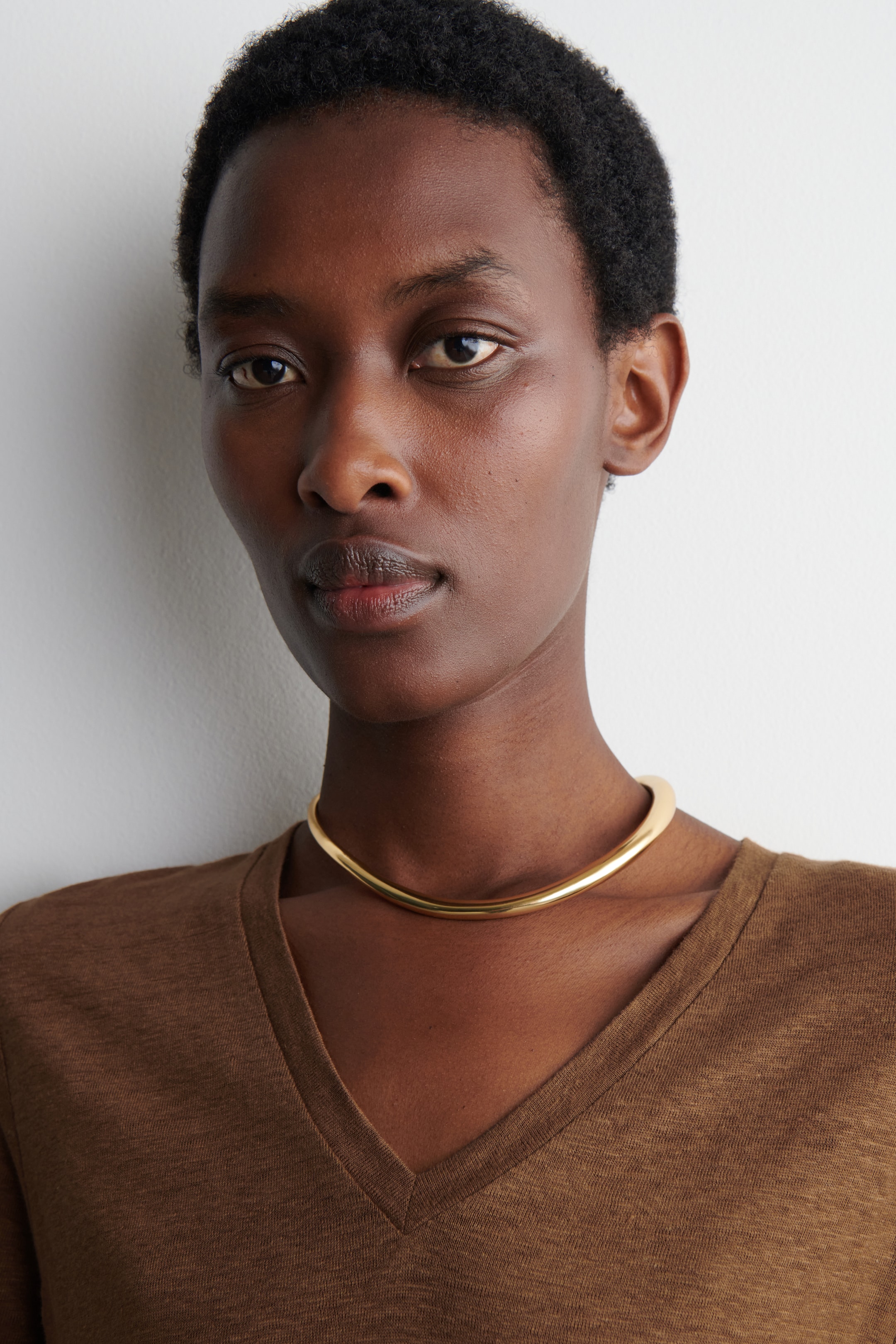 Ver imagen más grande: CAMISETA DE LINO CON CUELLO DE PICO - MARRÓN - MUJER | H&M ES 3