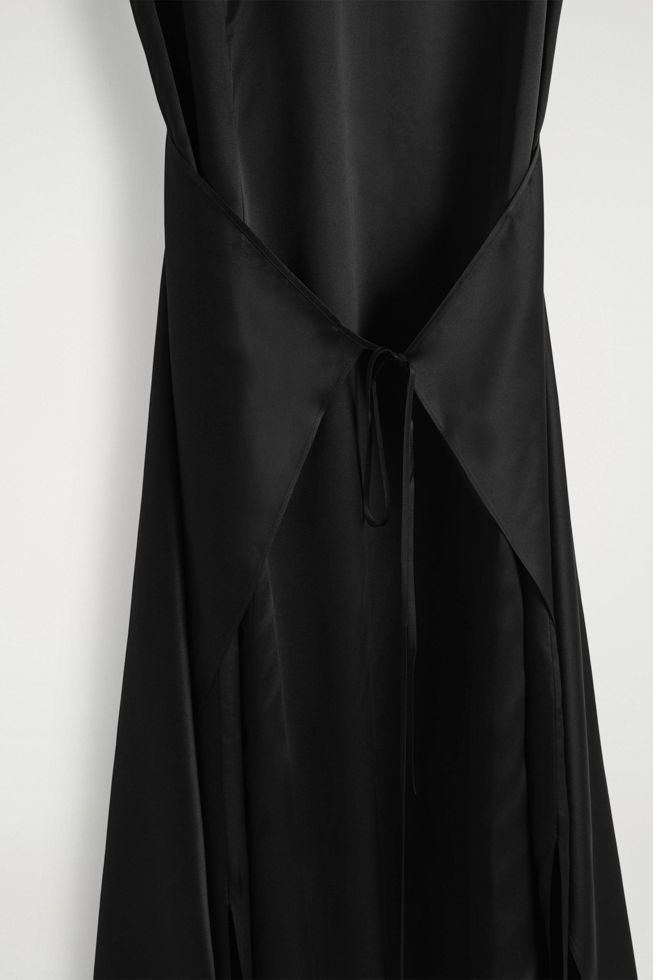 Visualizza immagine più grande: ABITO MAXI A PORAFOGLIO IN SETA - NERO - DONNA | H&M IT 6