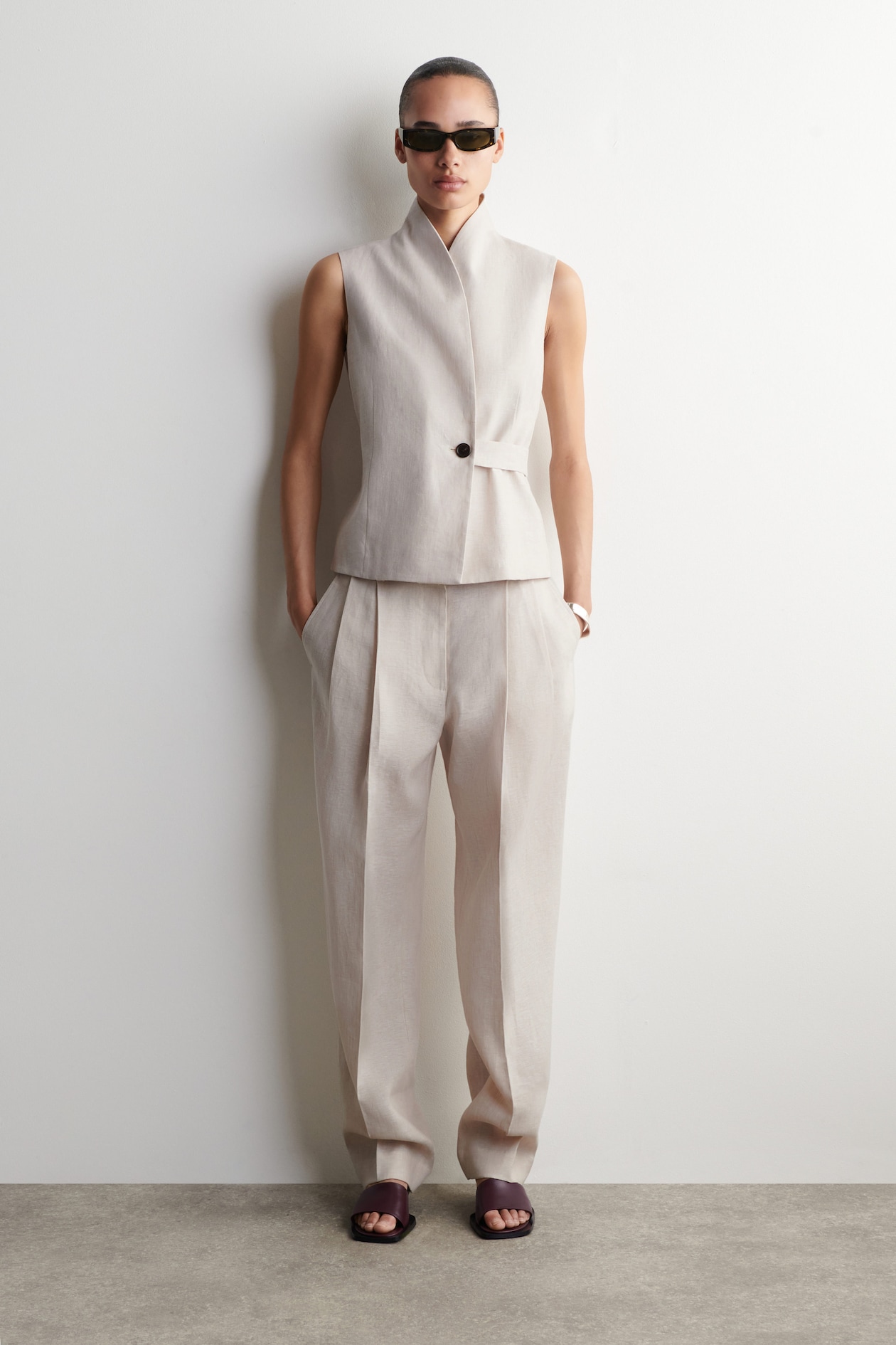 SHAWL-COLLAR BELTED LINEN WAISTCOAT — LIGHT-BEIGE MÉLANGE