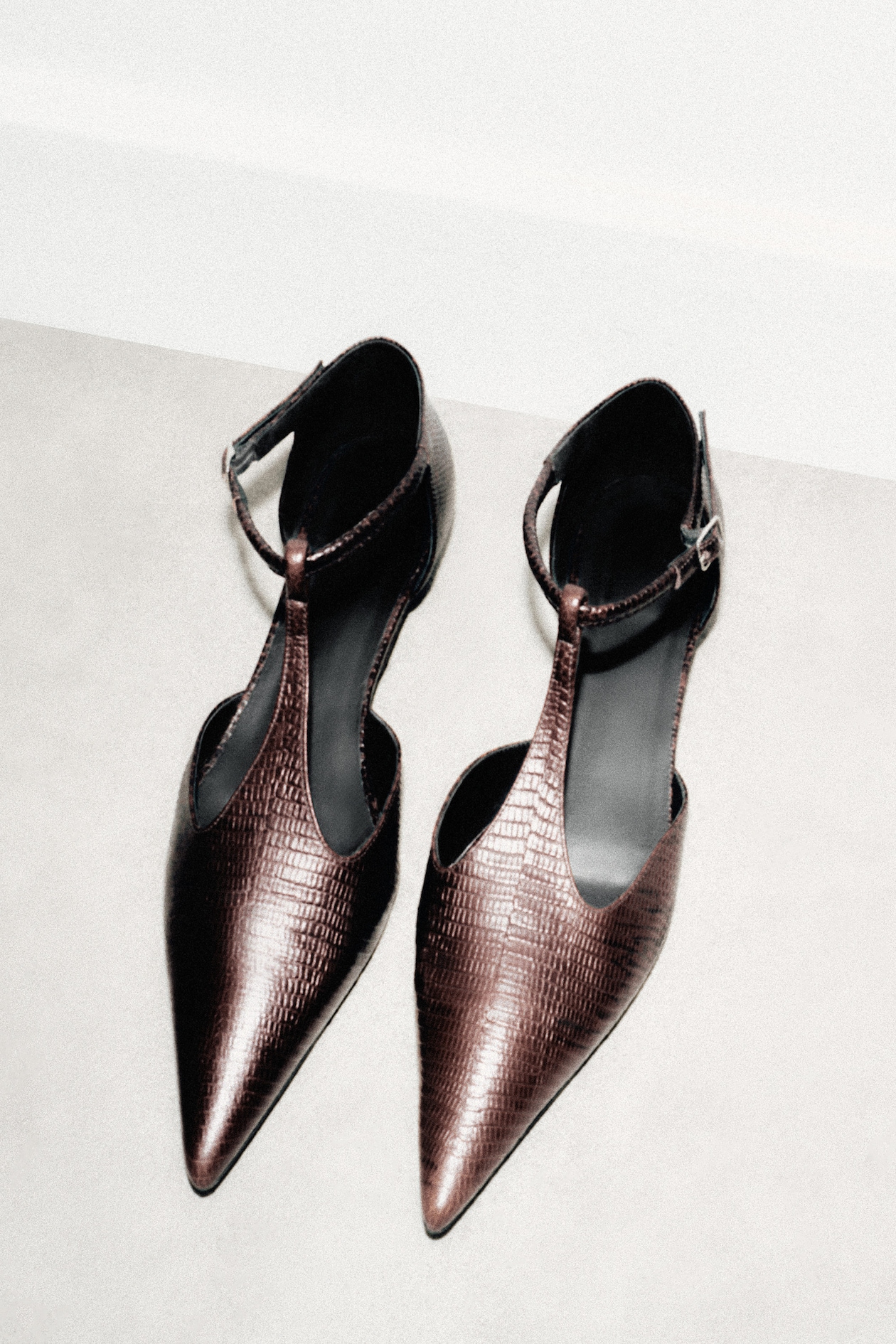LIZARD-EFFECT LEATHER T-BAR WEDGE HEELS — BROWN / LIZARD-EFFECT