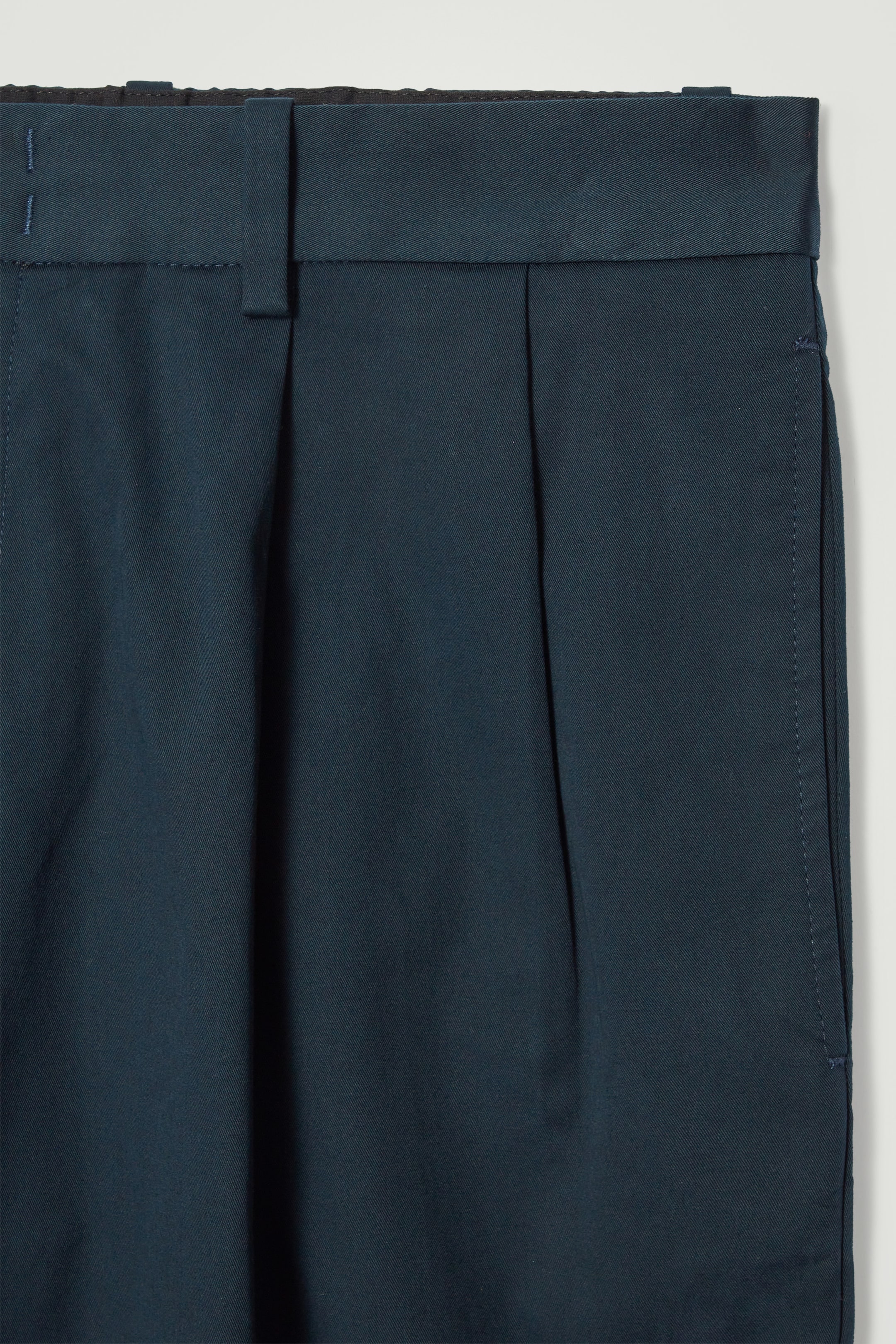 View larger image: PLEATED COTTON TAPERED TROUSERS - NAVY - Men | H&M GB 3