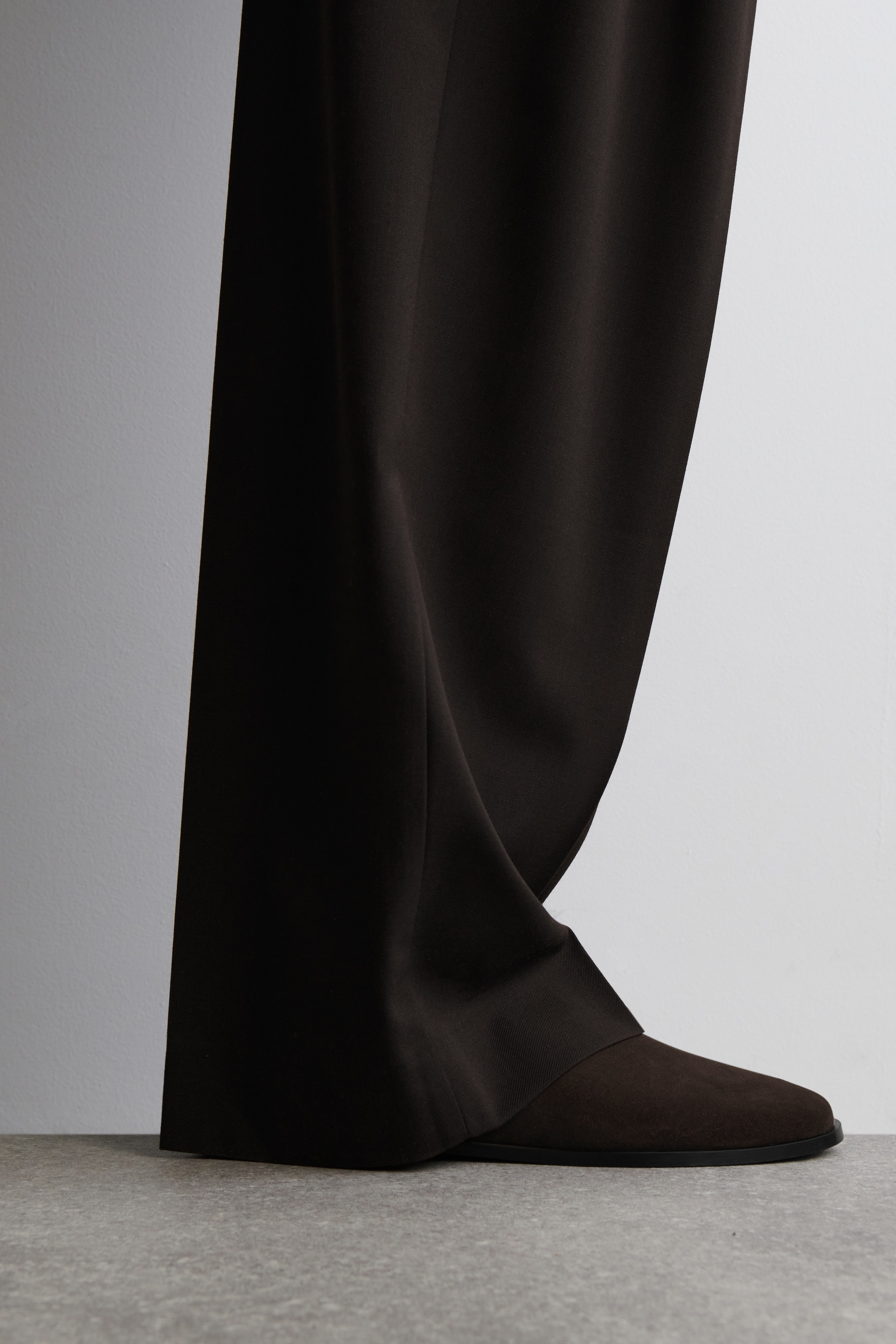 Ingrandisci l'immagine: CLASSIC SUEDE MULES - DARK BROWN - DONNA | H&M CH 2
