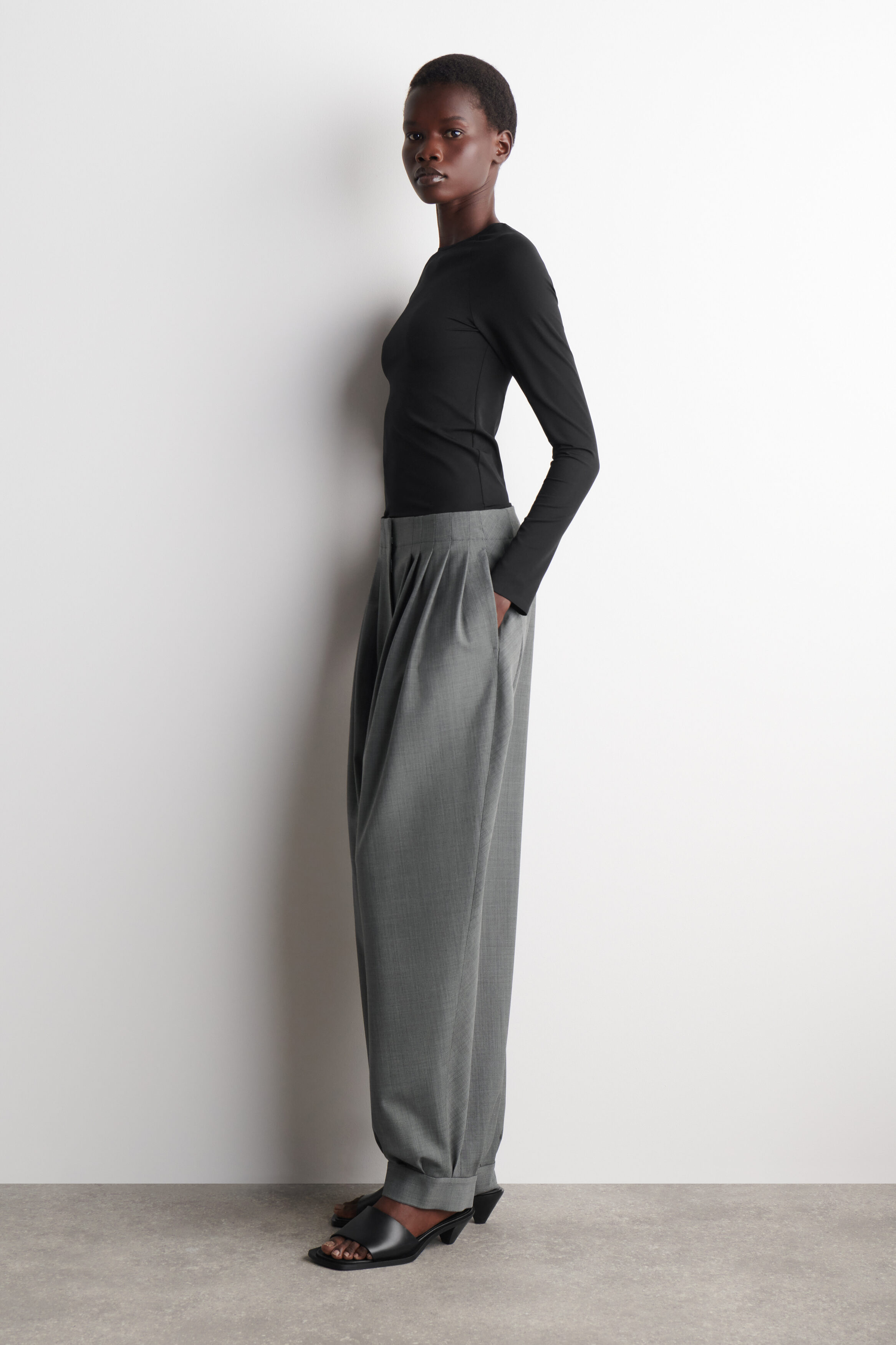 PLEATED WOOL-BLEND BALLOON-LEG PANTS - GRAY MÉLANGE | COS US