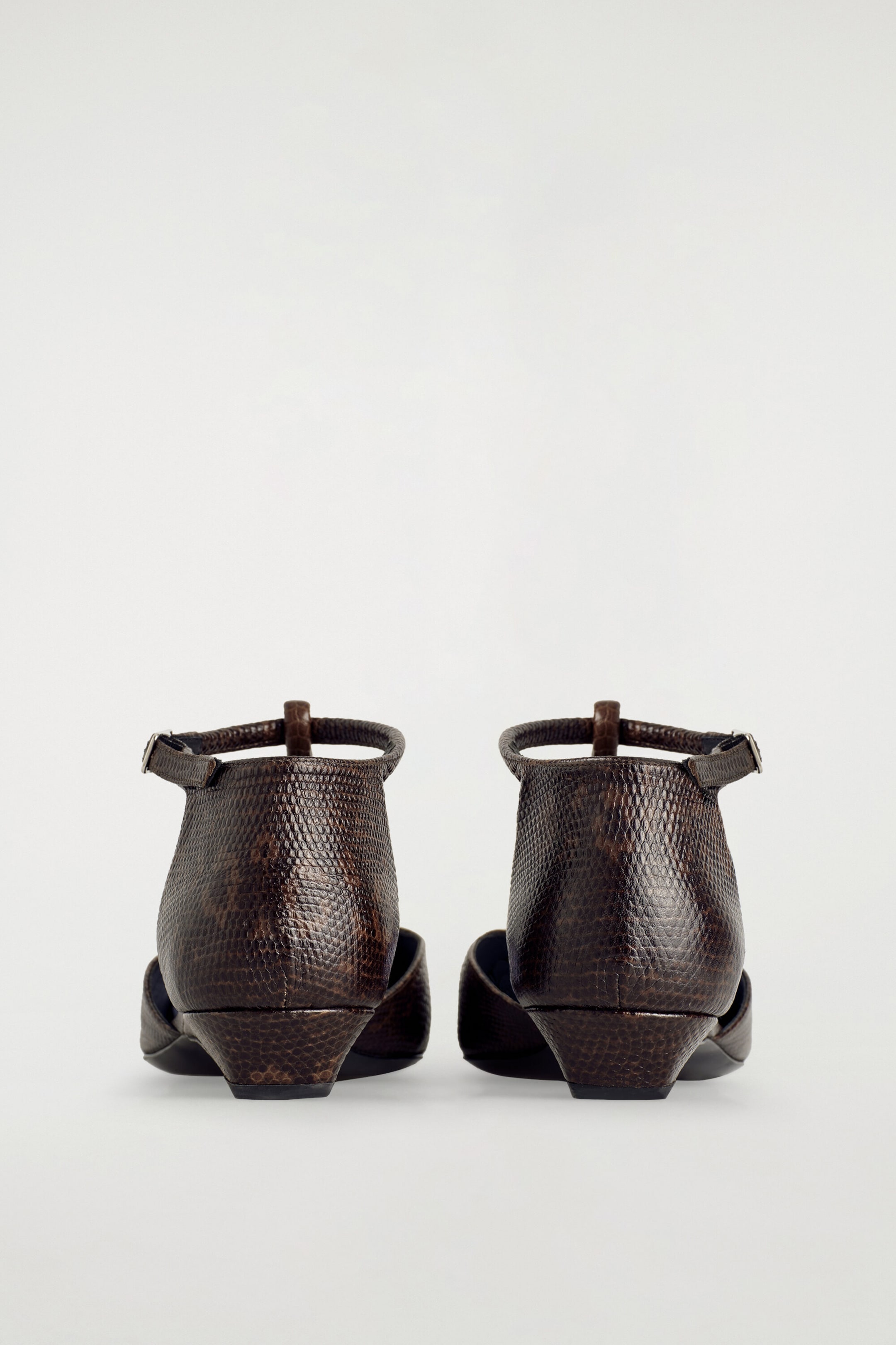 StillMedia/DescriptiveDetail