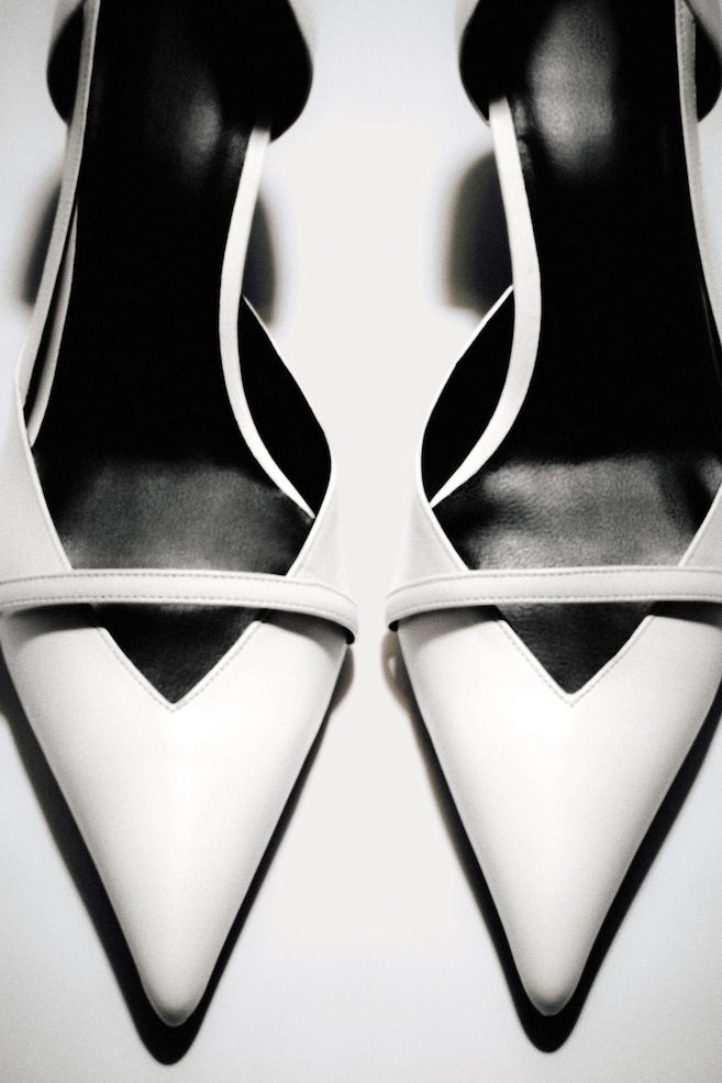 STRAP-DETAIL LEATHER PUMPS — WHITE