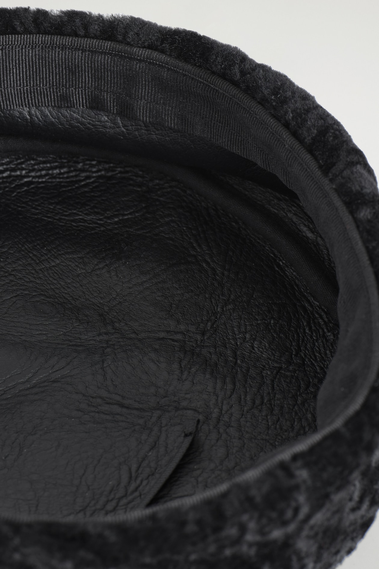 SHEARLING PILLBOX HAT — BLACK