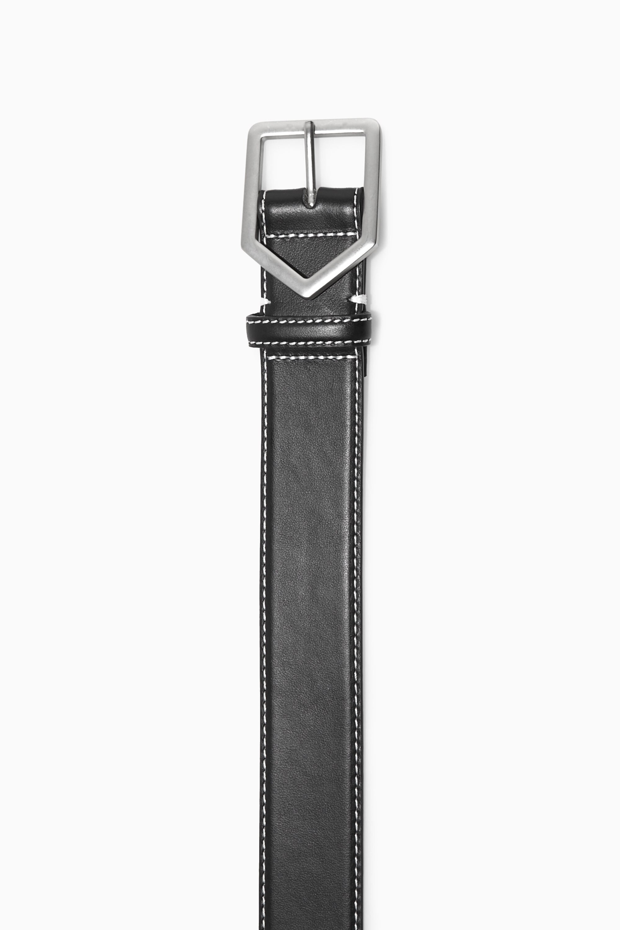 CONTRAST-STITCH LEATHER BELT - BLACK | COS