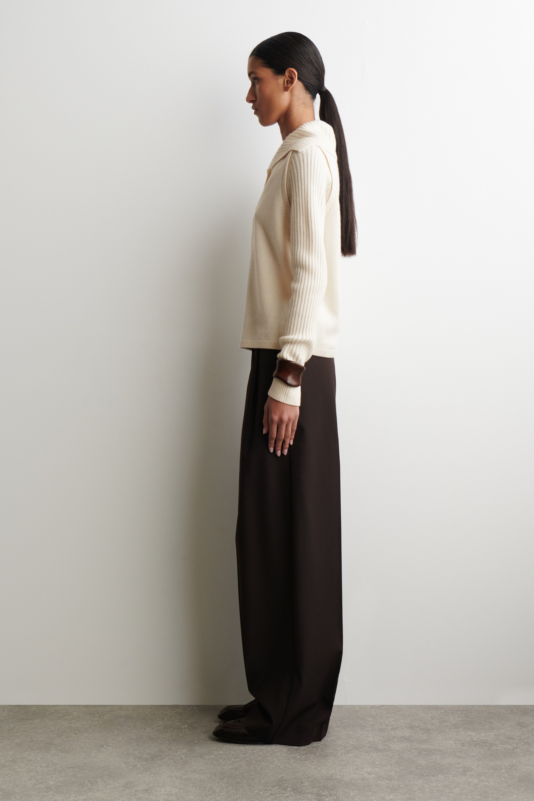 הצגת תמונה גדולה יותר: סוודר שכבות מצמר מרינו - שנהב - Ladies | H&M IL 4