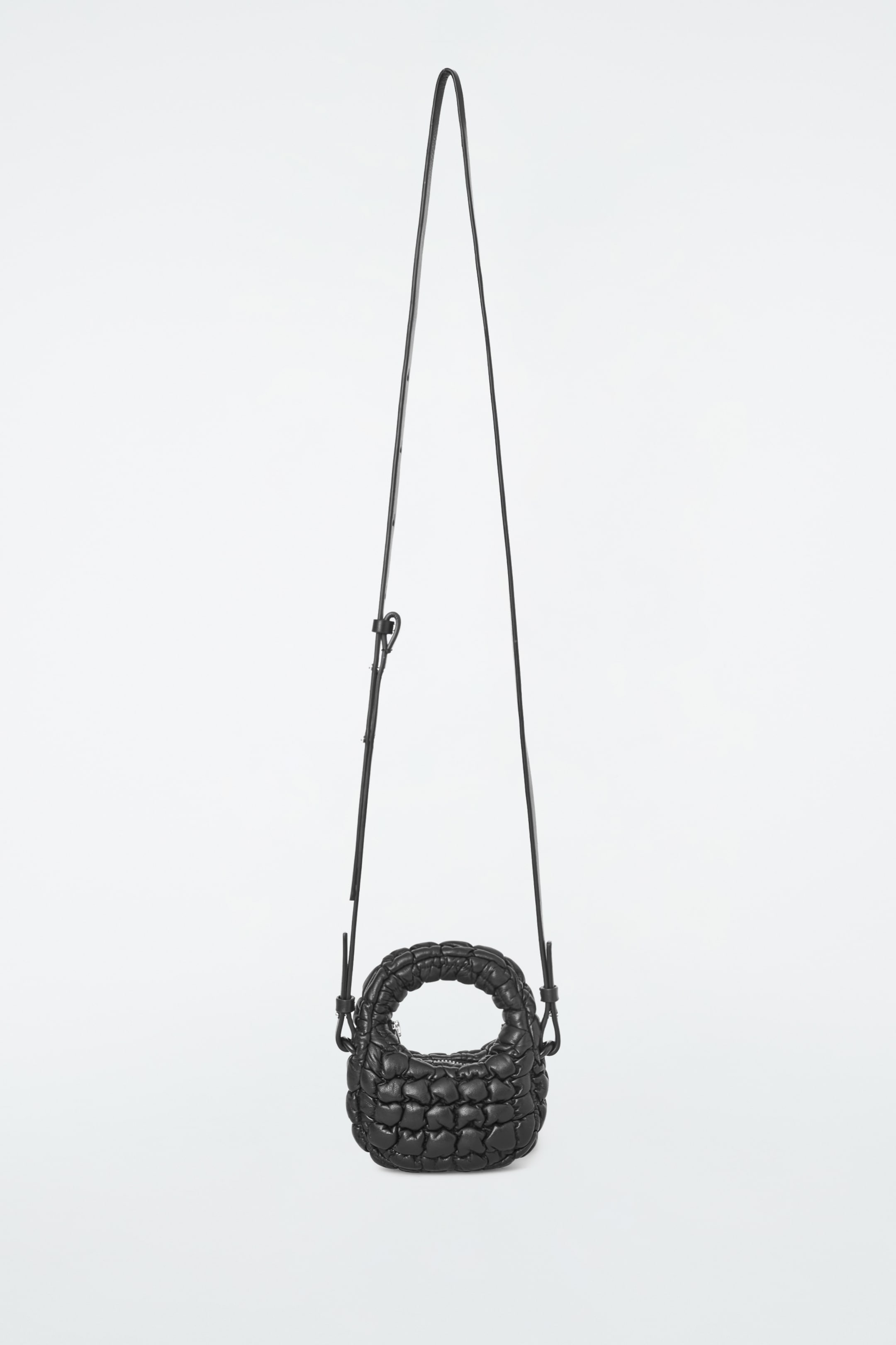 Grösseres Bild ansehen: GESTEPPTE MINI-UMHÄNGETASCHE - LEDER - SCHWARZ - DAMEN | H&M CH 1