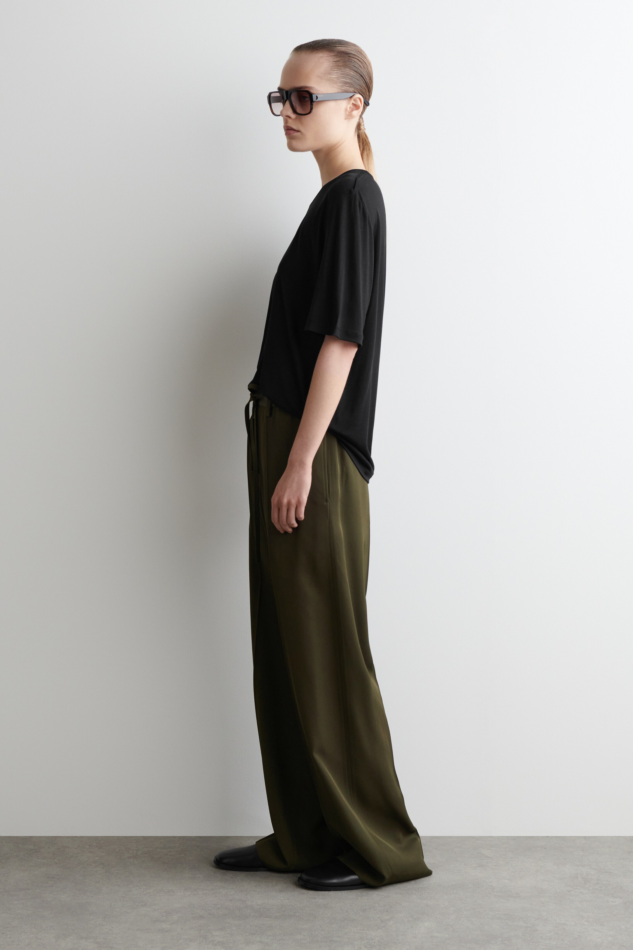 Ver imagen más grande: CAMISETA DE SEDA - NEGRO - MUJER | H&M ES 3