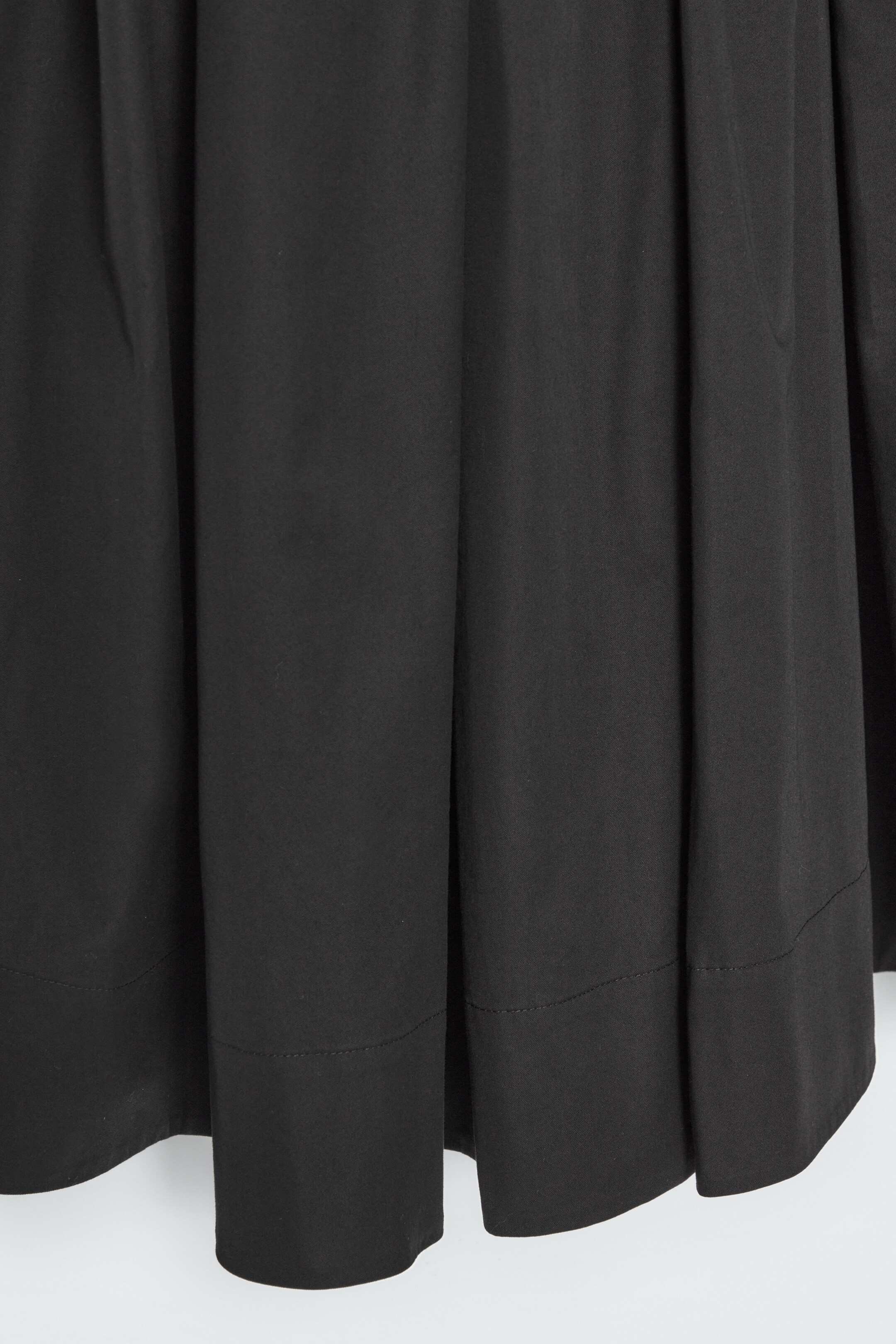 Grösseres Bild ansehen: MINIKLEID AUS BAUMWOLLE MIT FALTEN - SCHWARZ - DAMEN | H&M CH 2