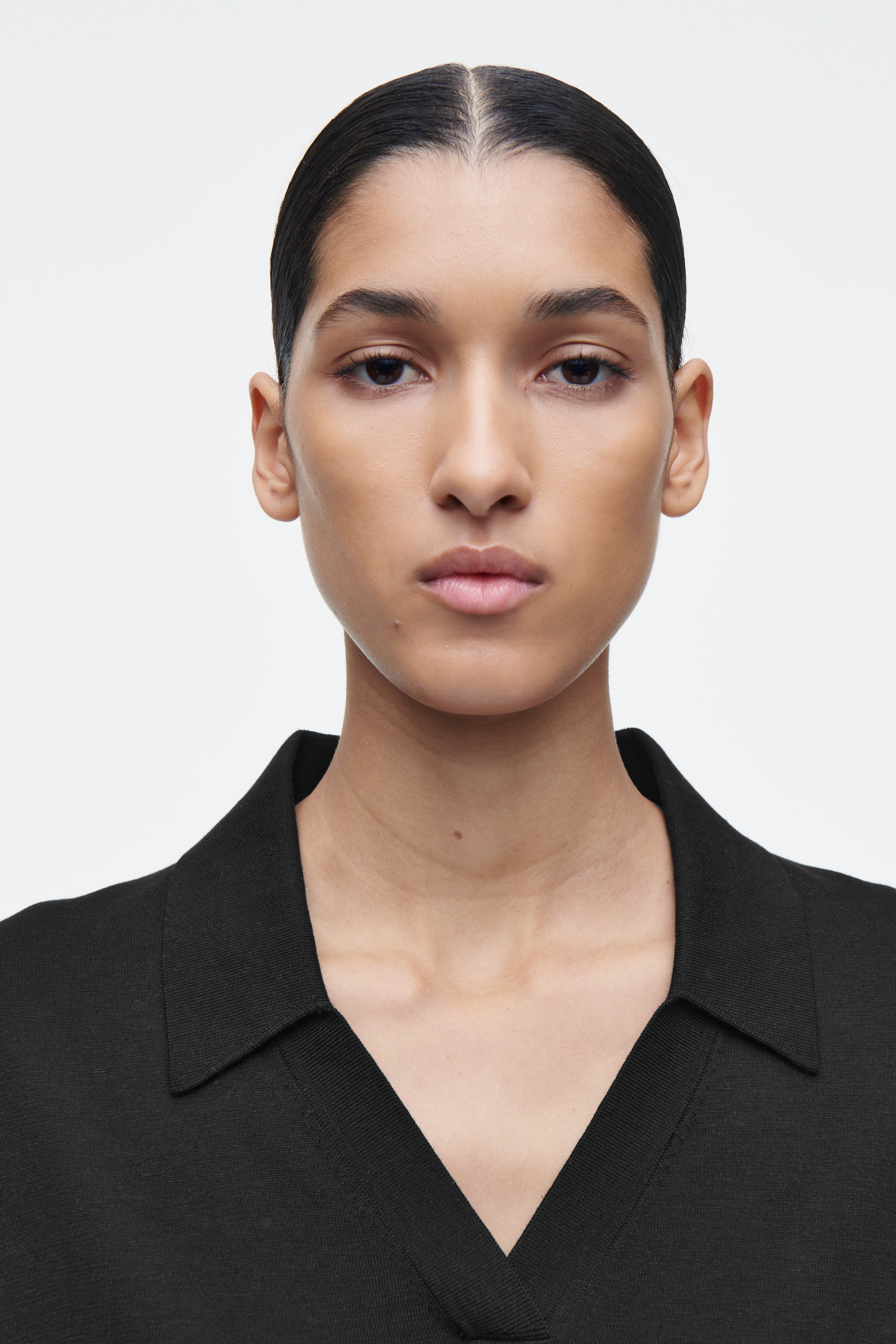 Zobrazit větší obrázek: PÓLOKOŠILE Z PLETENÉHO HEDVÁBÍ - ČERNÁ - ŽENY | H&M CZ 6